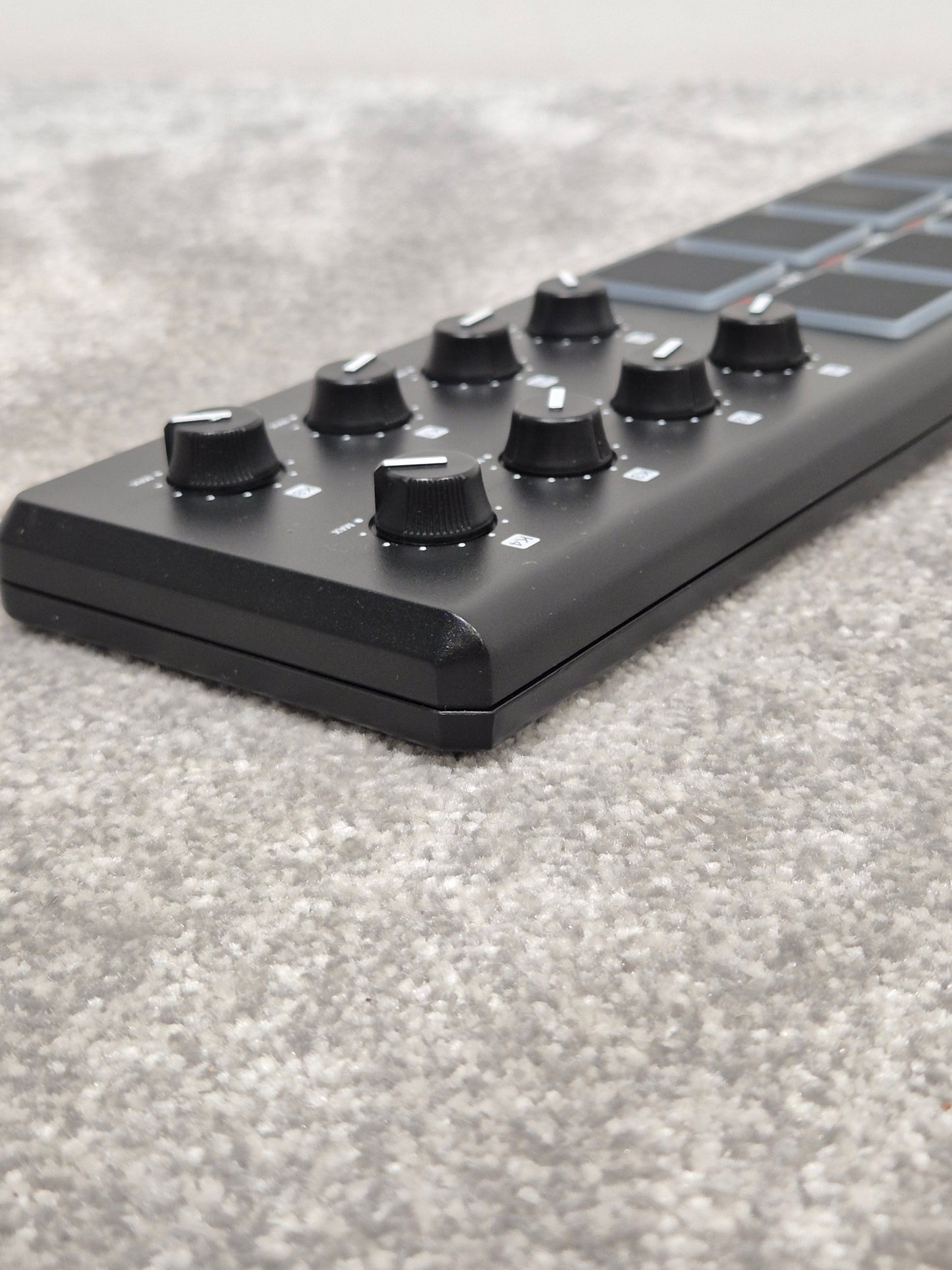 Akai LPD8 Pad Controller - Compact USB MIDI Pad