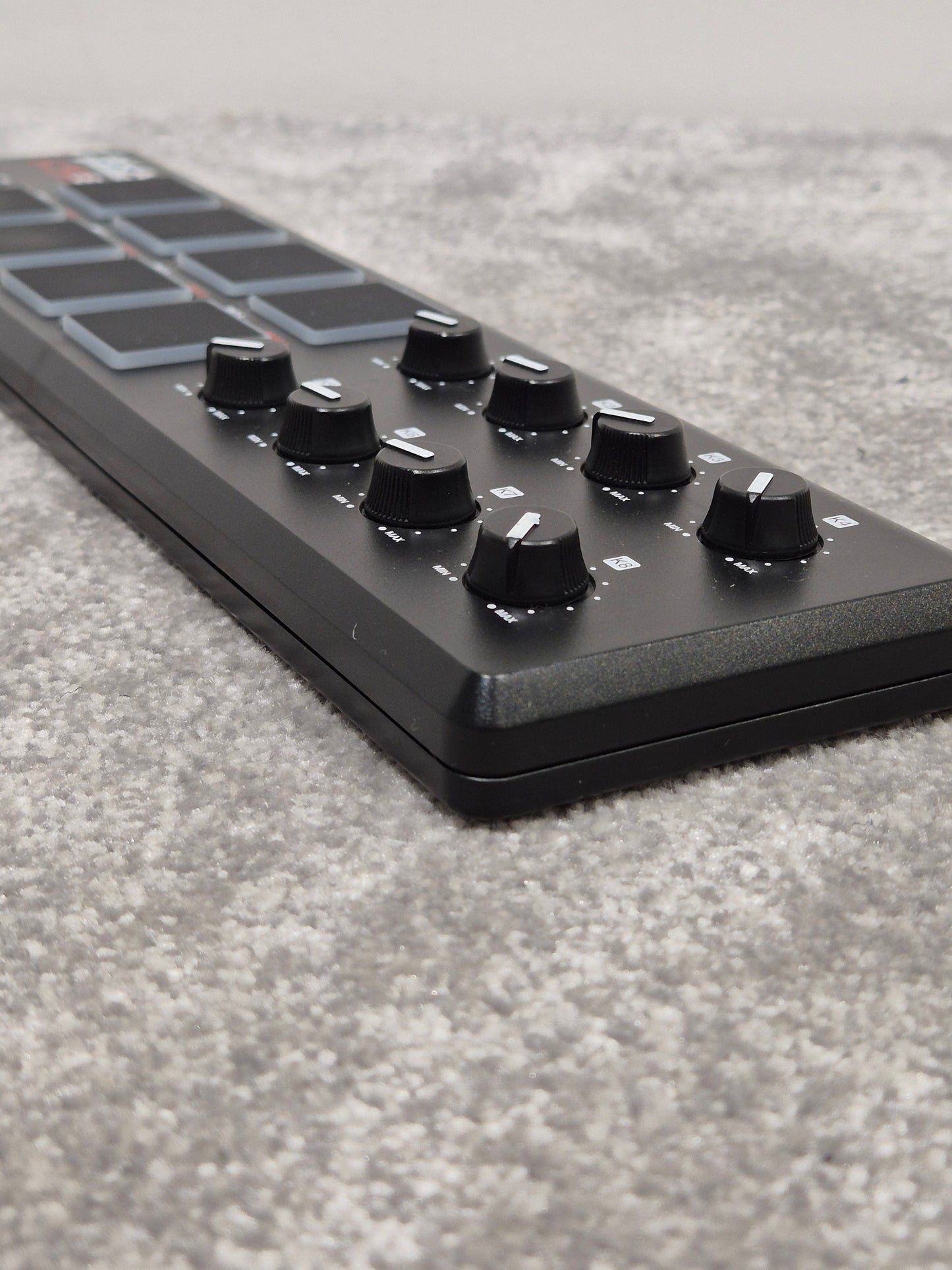 Akai LPD8 Pad Controller - Compact USB MIDI Pad