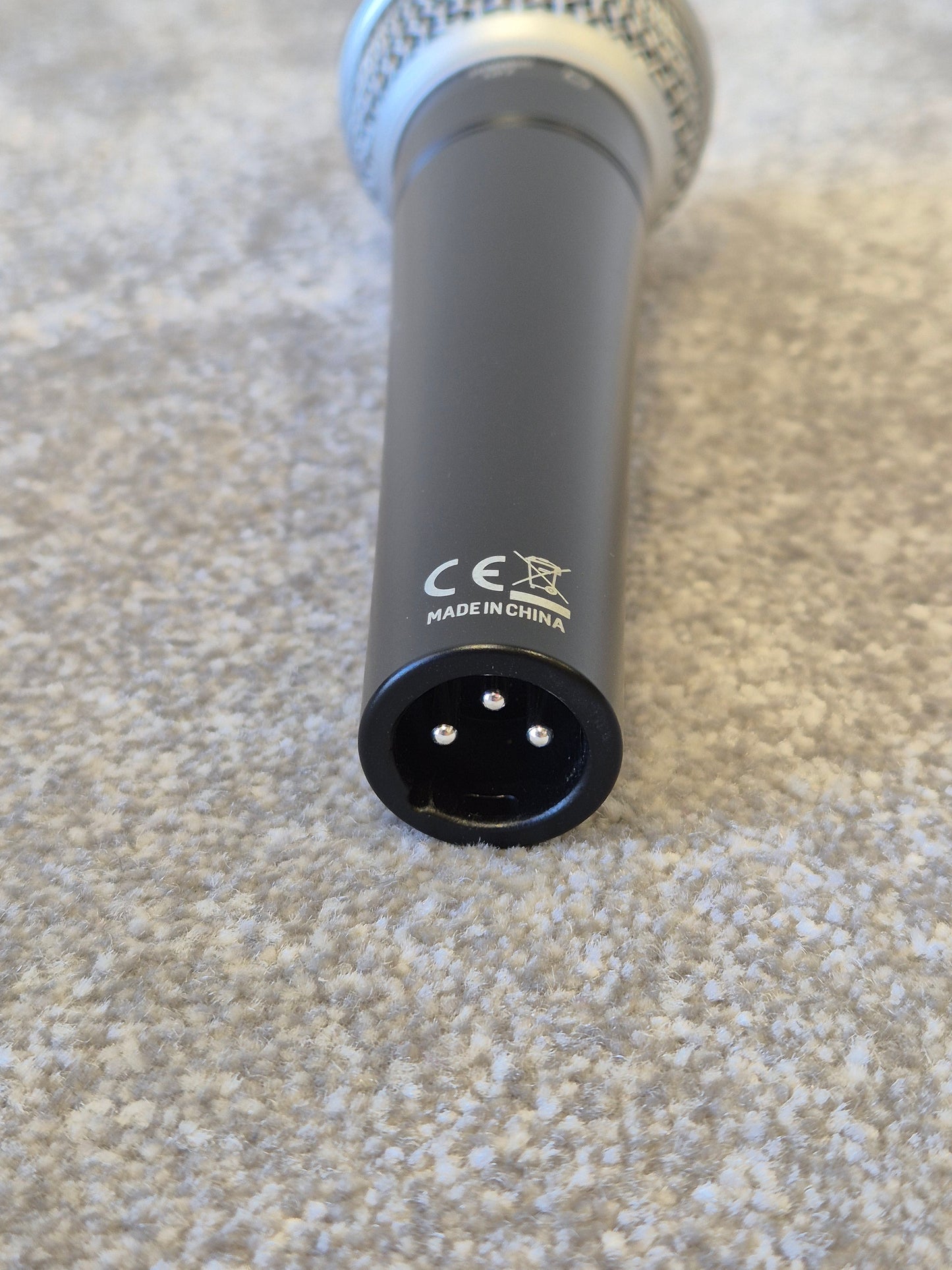 Behringer SL 84C - Dynamic Cardioid Microphone w/ Hard Case