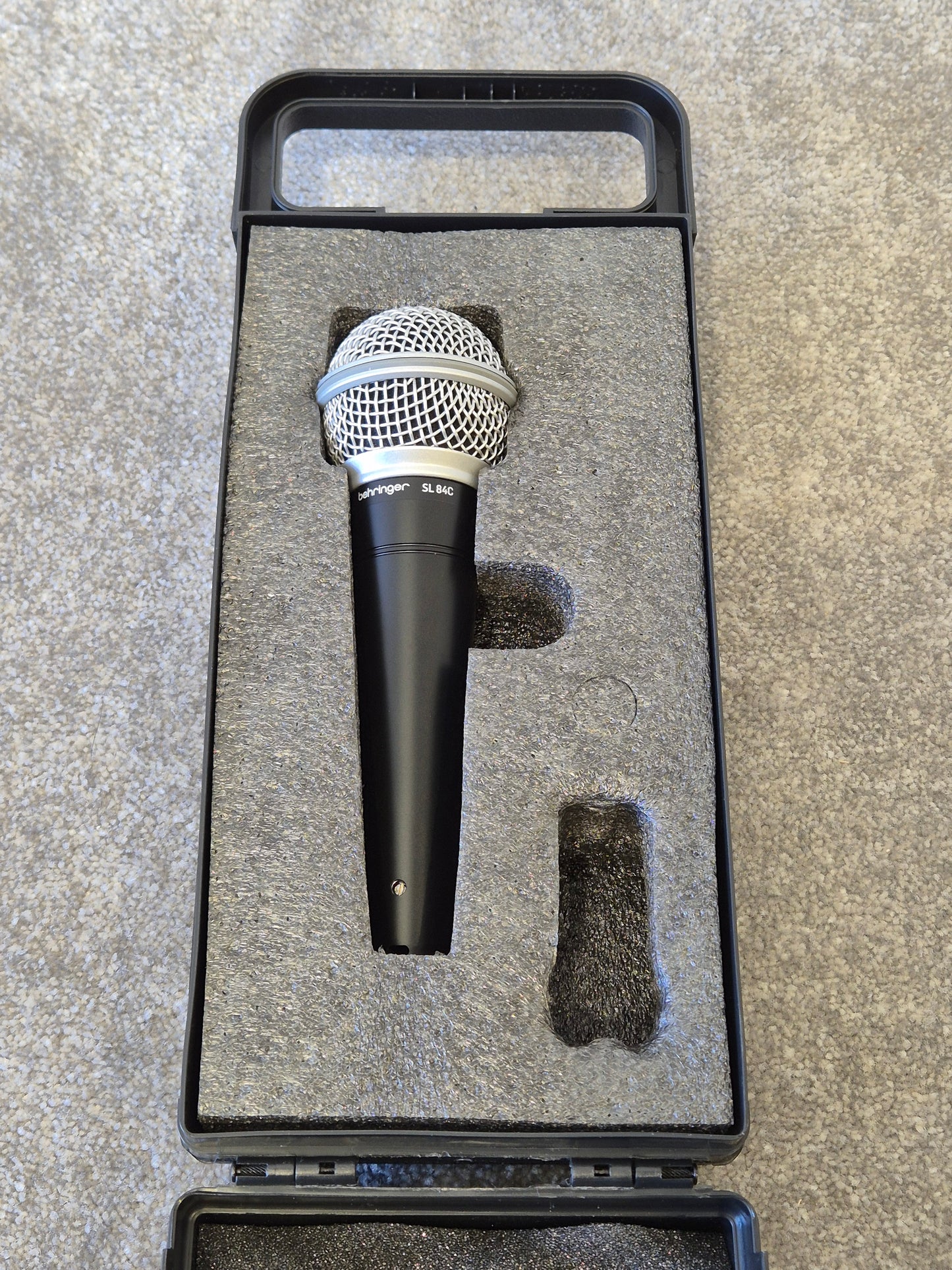 Behringer SL 84C - Dynamic Cardioid Microphone w/ Hard Case