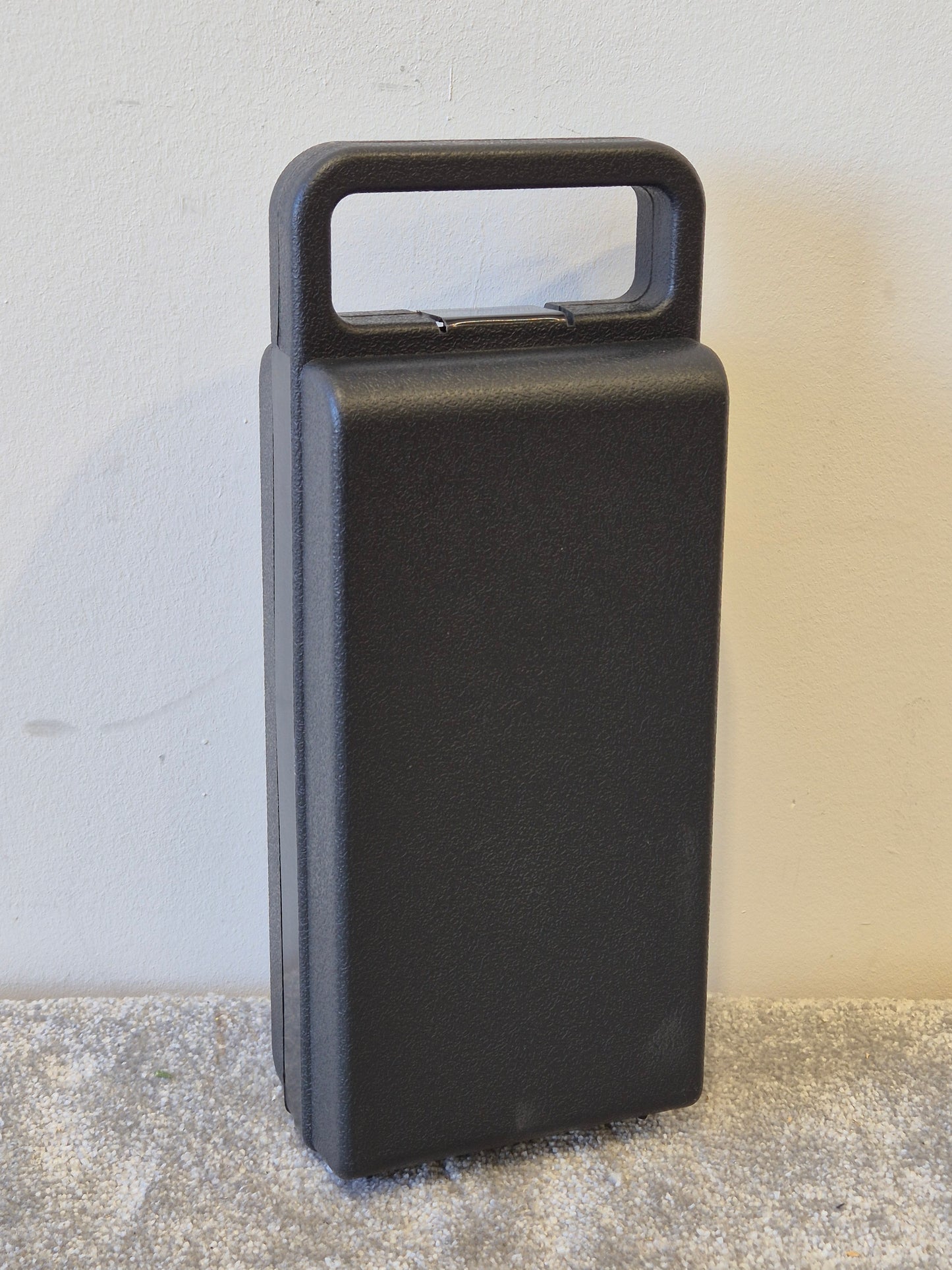 Behringer SL 84C - Dynamic Cardioid Microphone w/ Hard Case
