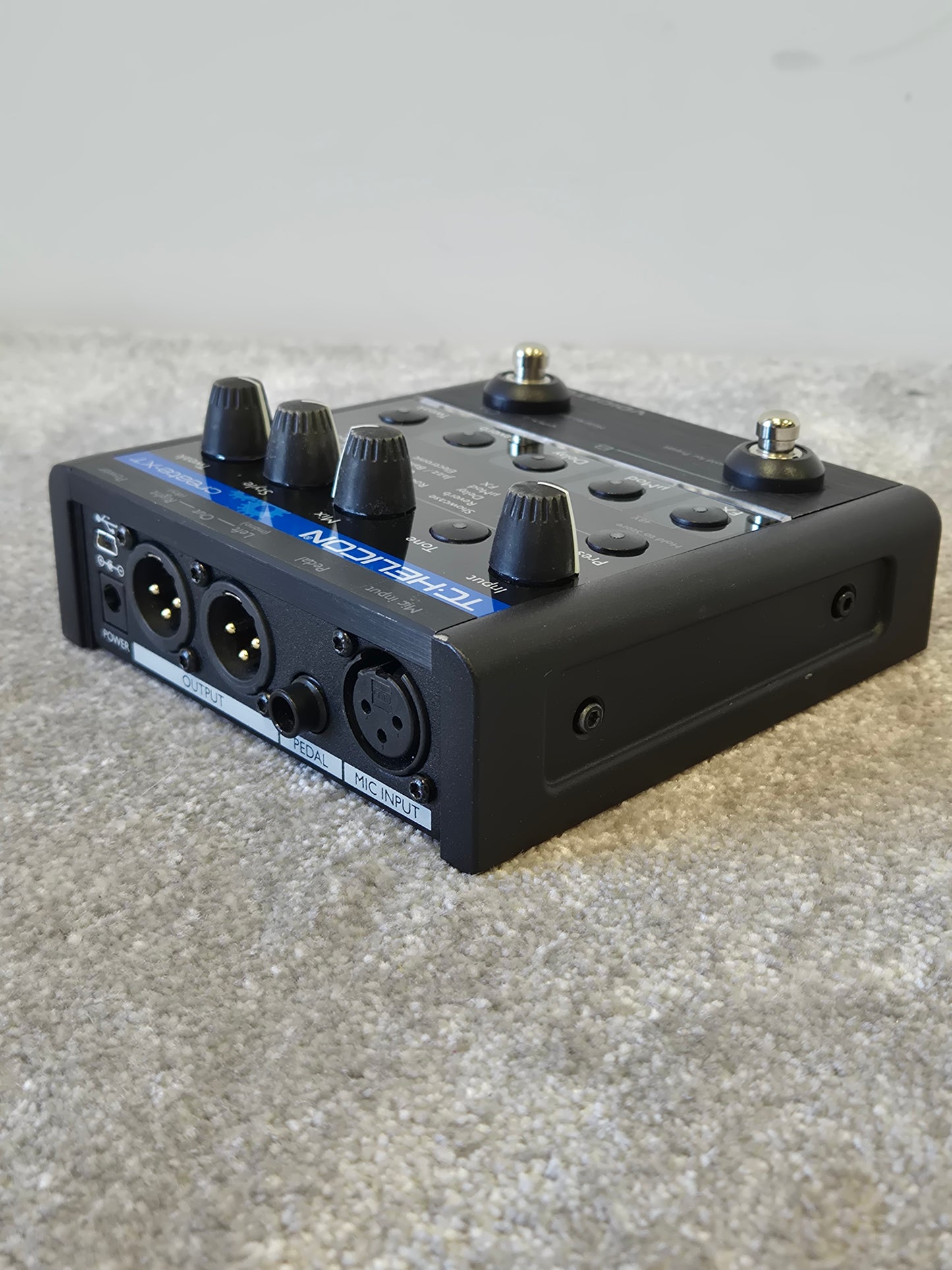TC Helicon VoiceTone Create XT - Vocal Processor