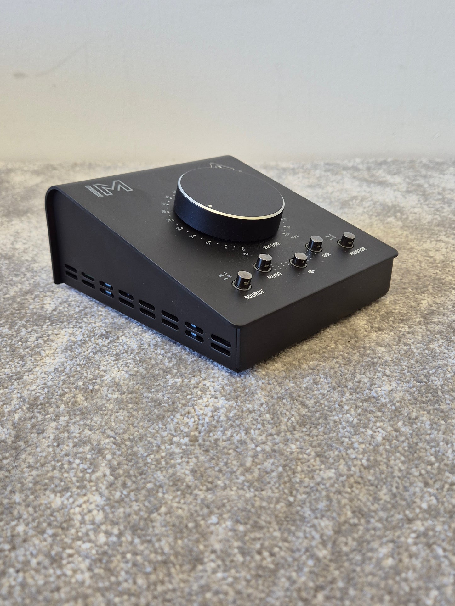 Behringer Studio M - Passive Monitor Controller w/ Original Box