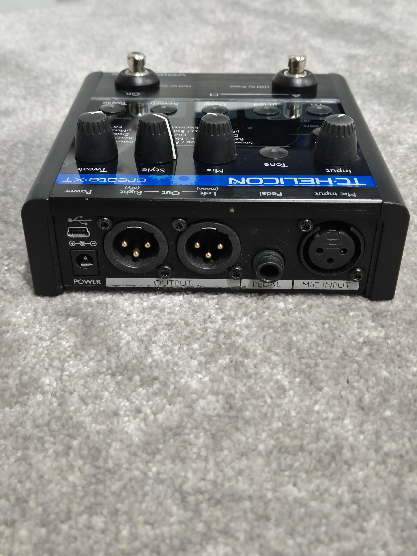 TC Helicon VoiceTone Create XT - Vocal Processor