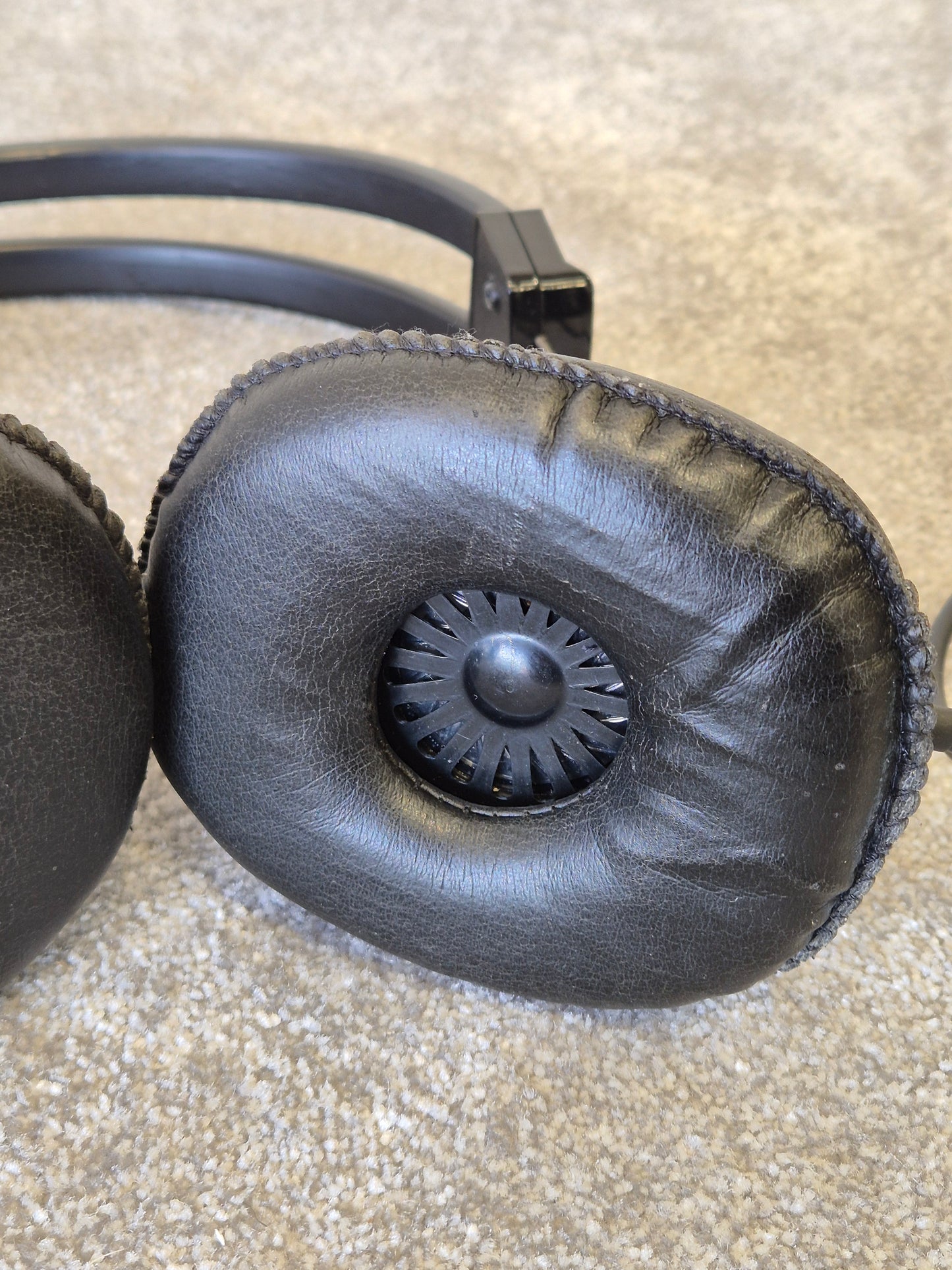 Altai HS 400 - Over-Ear Wired Headphones