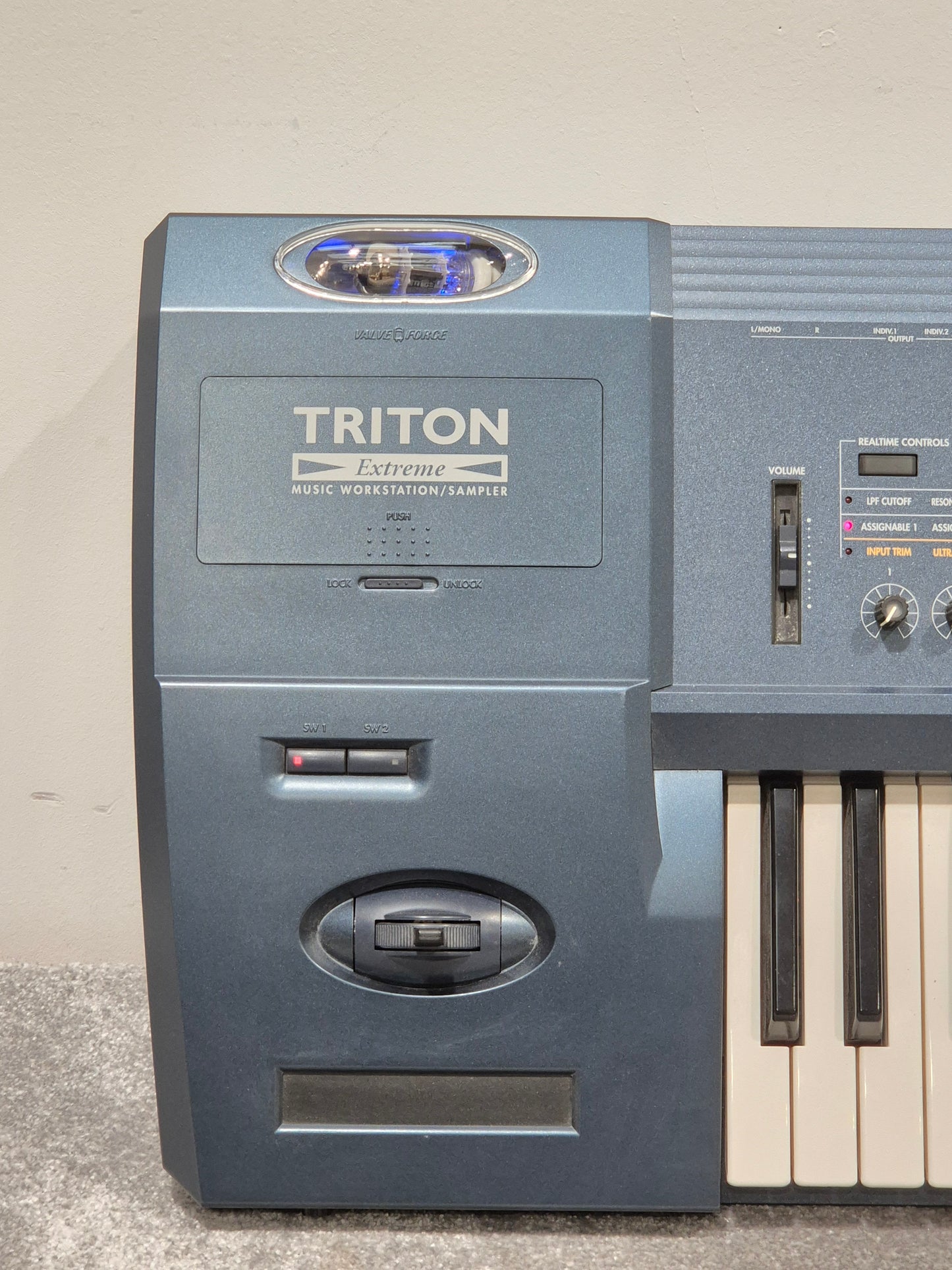 Korg Triton Extreme - 61 Key Music Workstation Synthesizer w/ Original Box