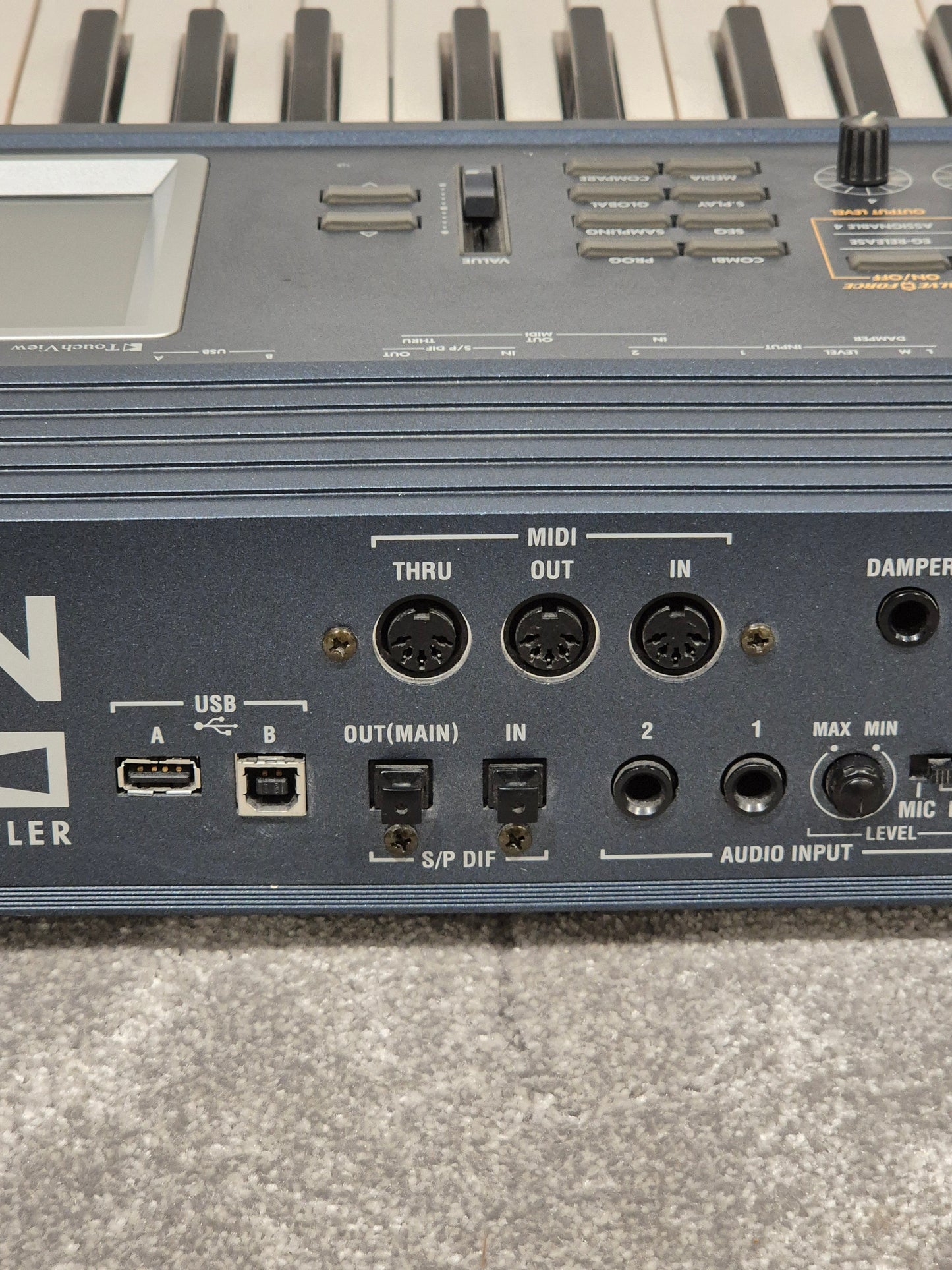 Korg Triton Extreme - 61 Key Music Workstation Synthesizer w/ Original Box