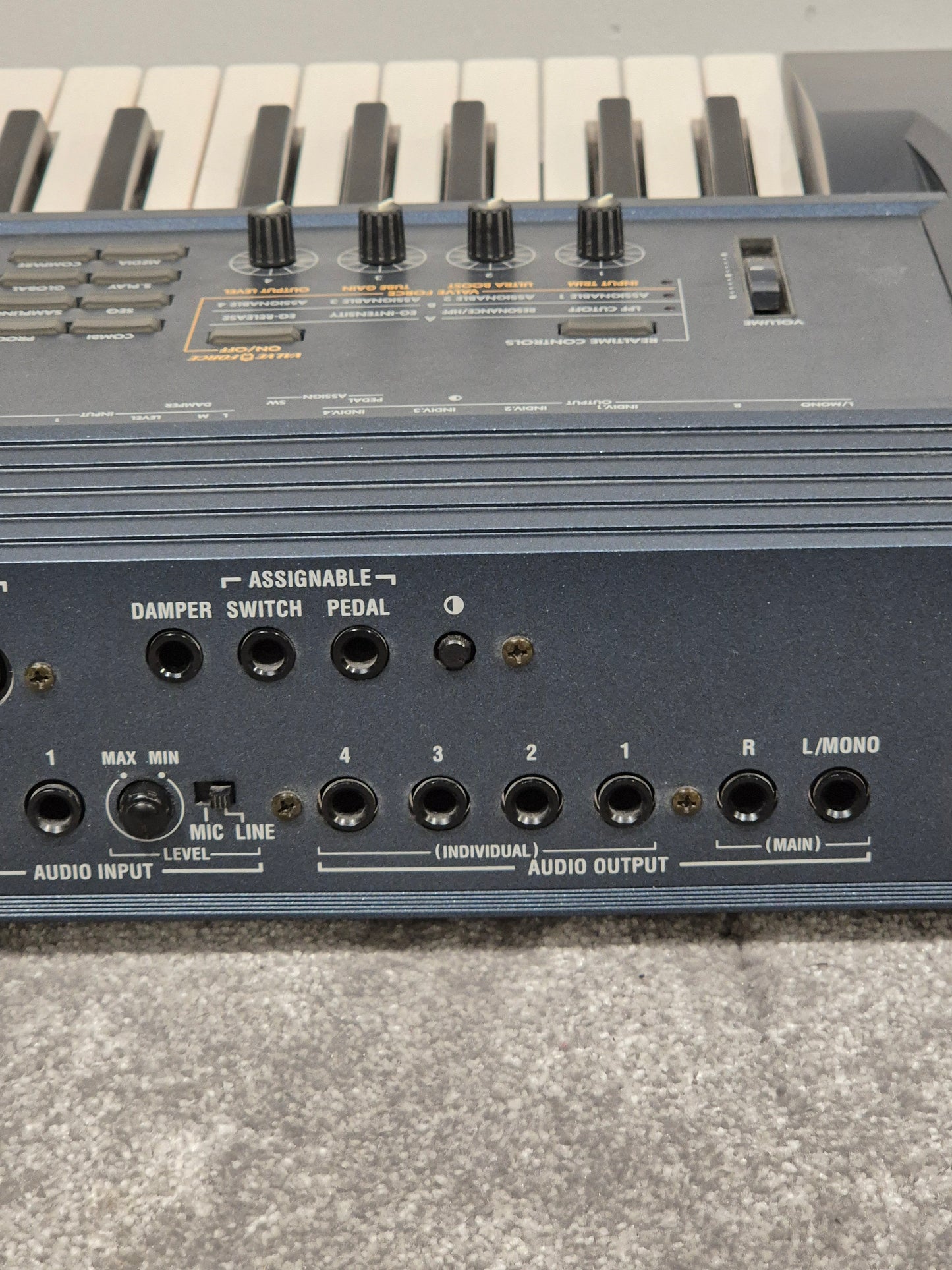 Korg Triton Extreme - 61 Key Music Workstation Synthesizer w/ Original Box