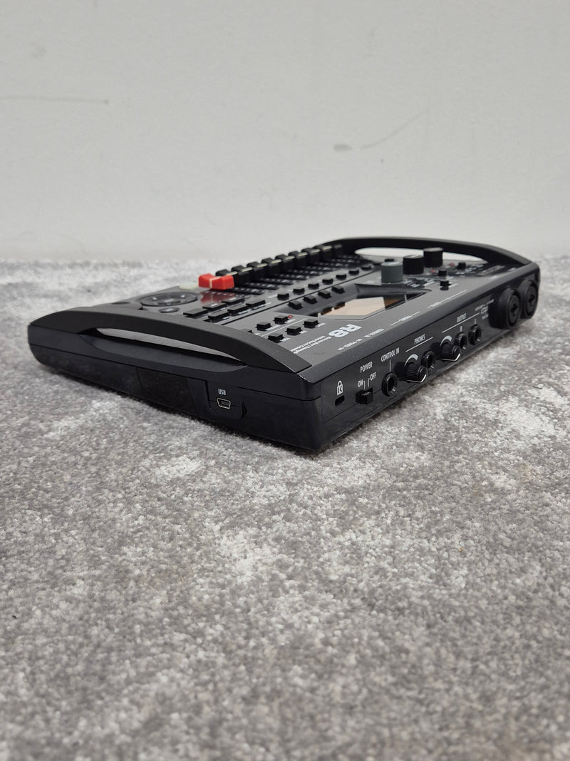 Zoom R8 - 8-Track SD Card Recorder w/ Case - image 9