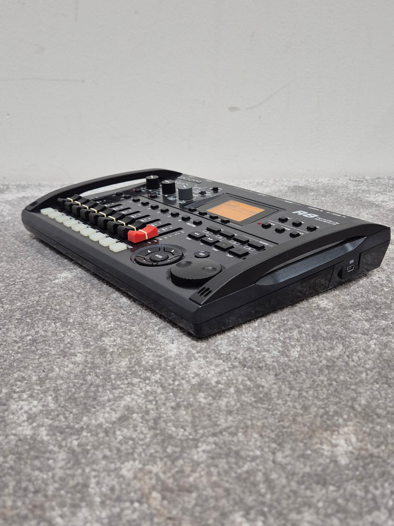Zoom R8 - 8-Track SD Card Recorder w/ Case - image 10