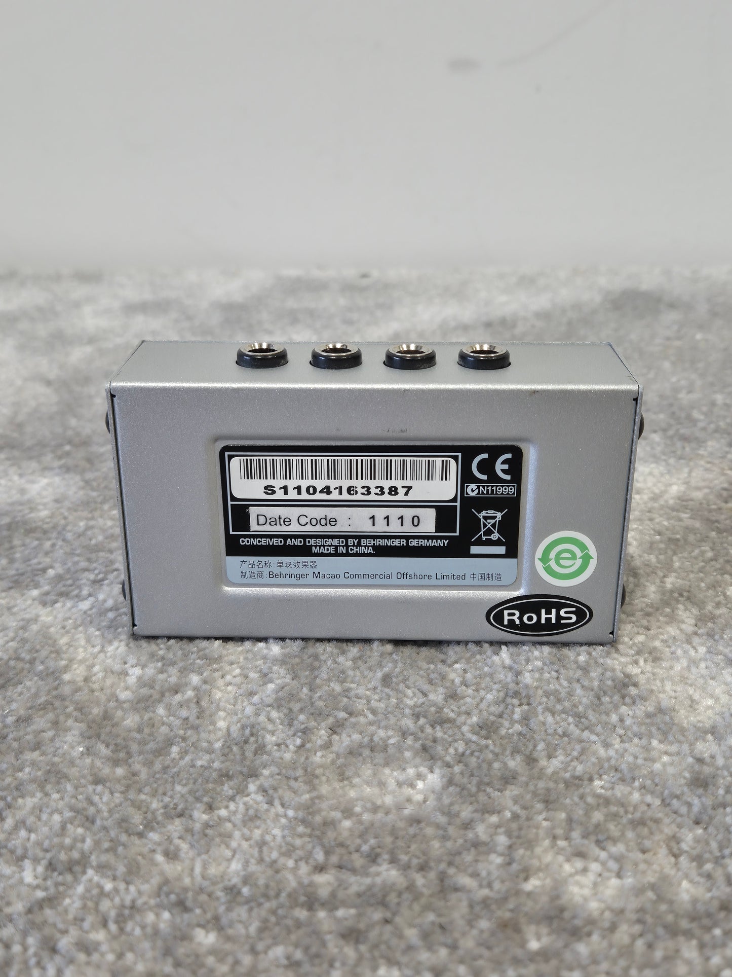 Behringer MicroHD HD400 - Hum Destroyer