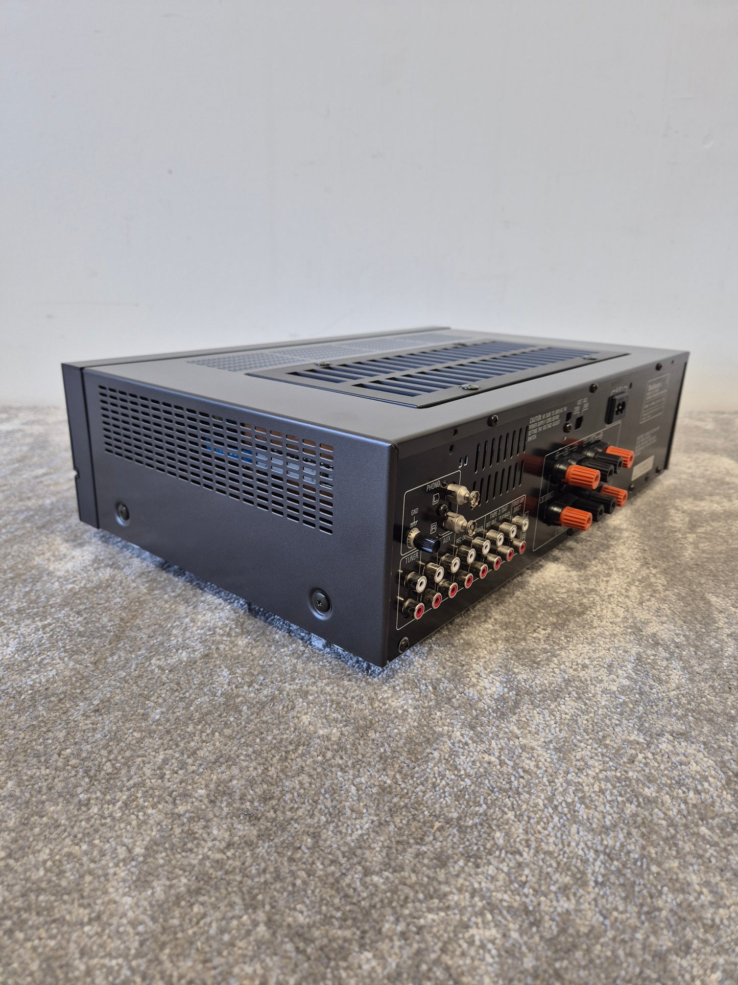Technics SU-VX500 - 50-watt Stereo Integrated Amplifier - Excellent