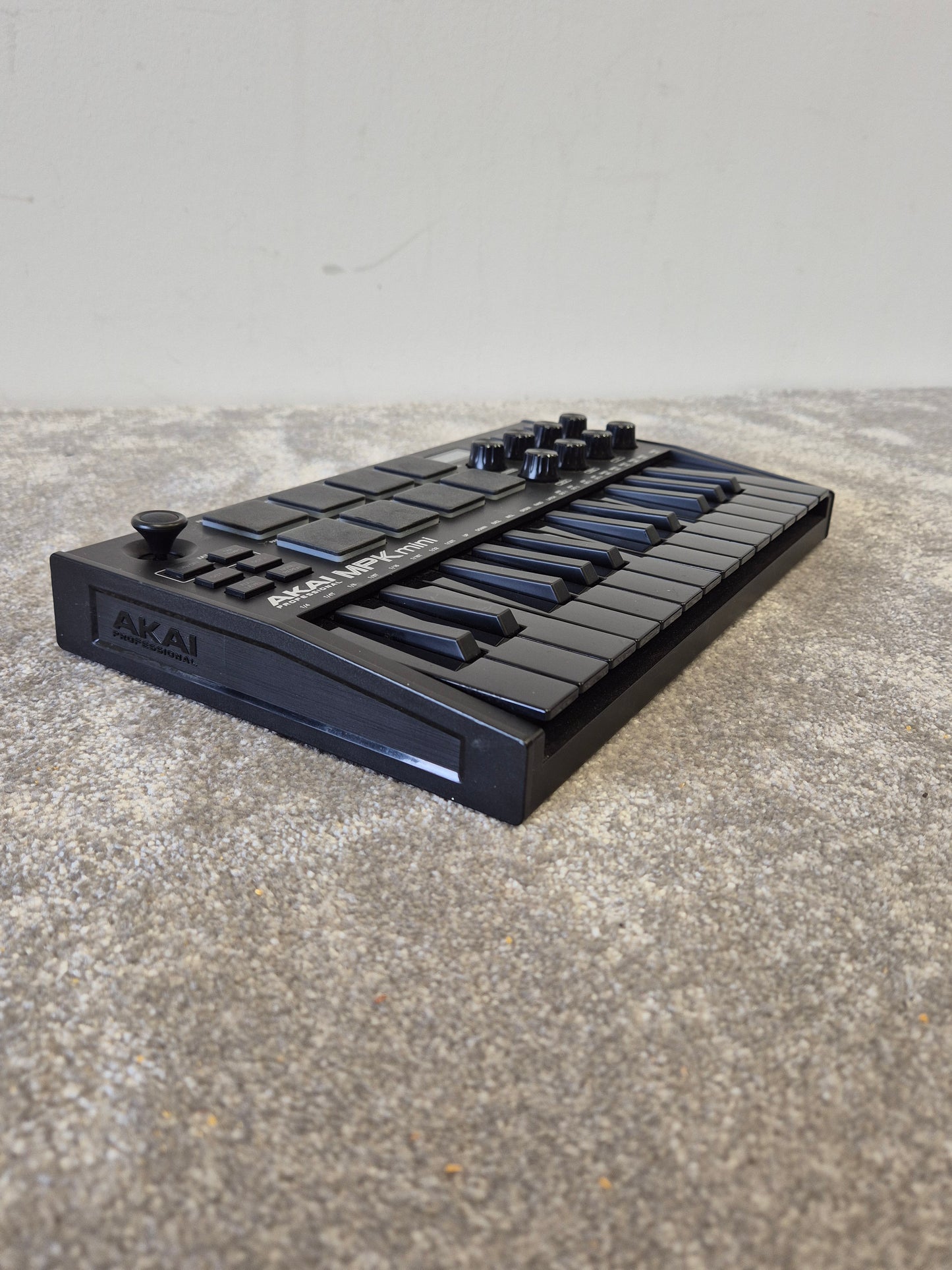 Akai MPK Mini - Compact MIDI Keyboard Controller