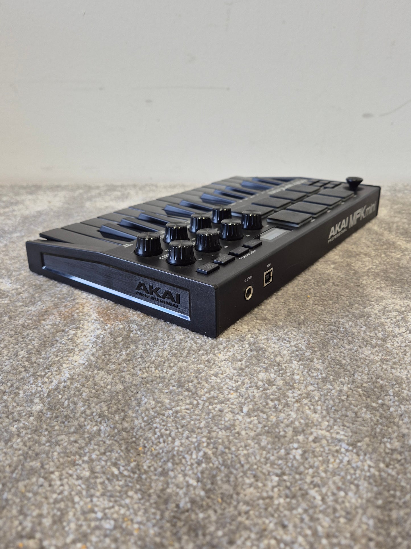 Akai MPK Mini - Compact MIDI Keyboard Controller