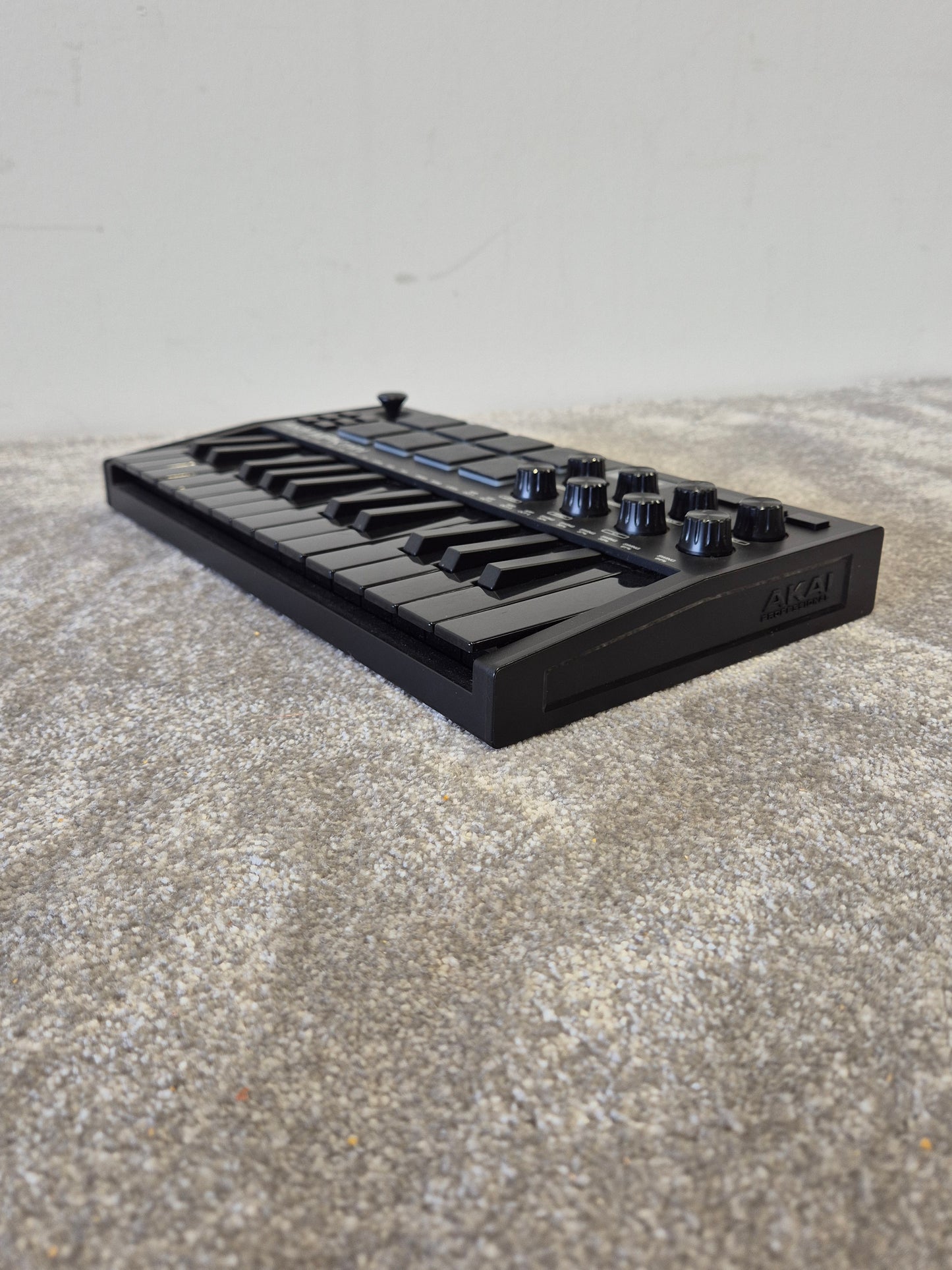 Akai MPK Mini - Compact MIDI Keyboard Controller