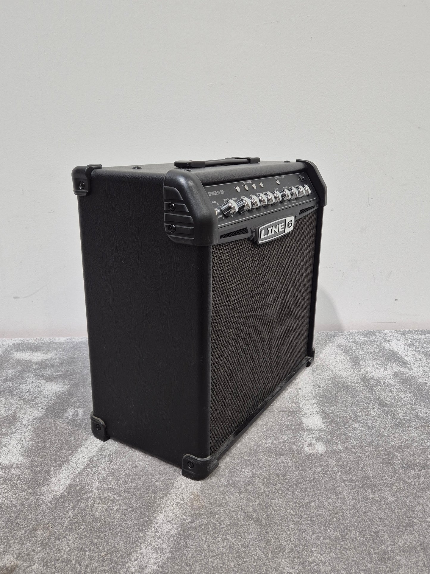Line 6 Spider IV 30 - Combo Guitar Amplifier w/ Footswitch