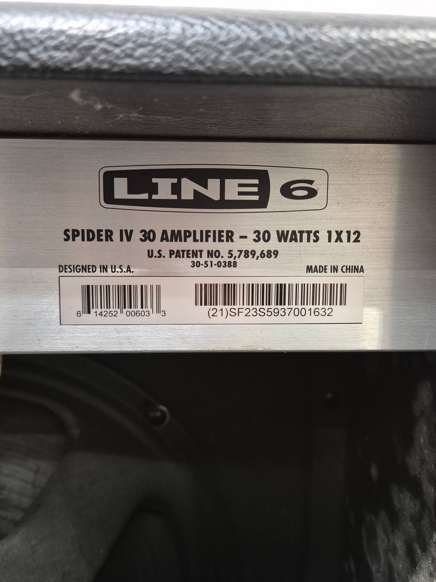 Line 6 Spider IV 30 - Combo Guitar Amplifier w/ Footswitch