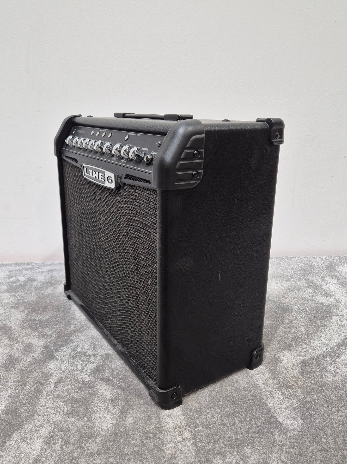 Line 6 Spider IV 30 - Combo Guitar Amplifier w/ Footswitch