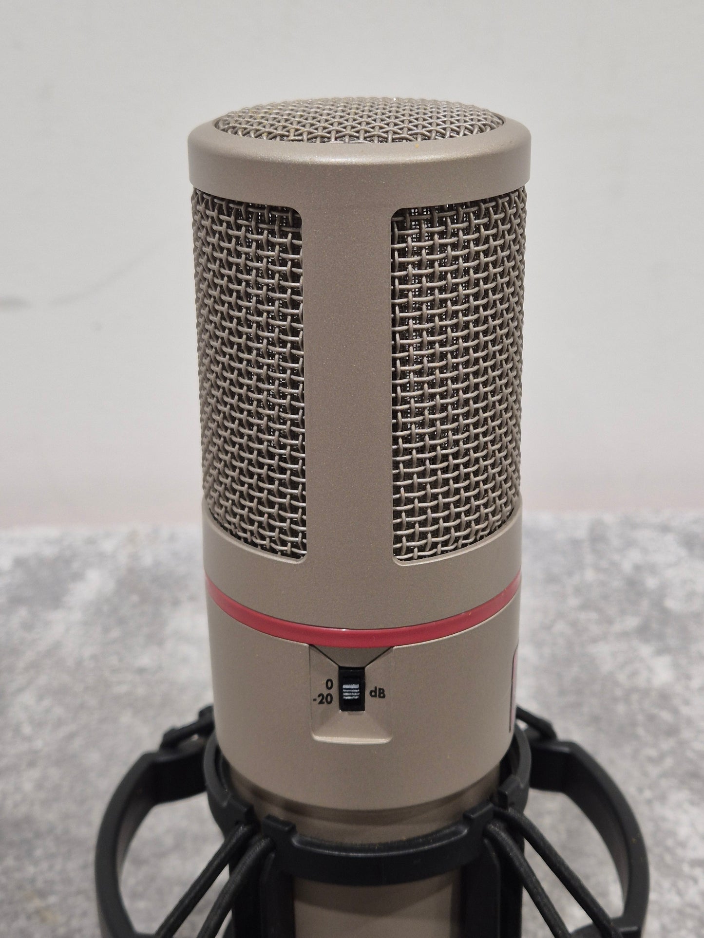AKG SolidTube - Diaphragm Condenser Microphone w/ Flight Case