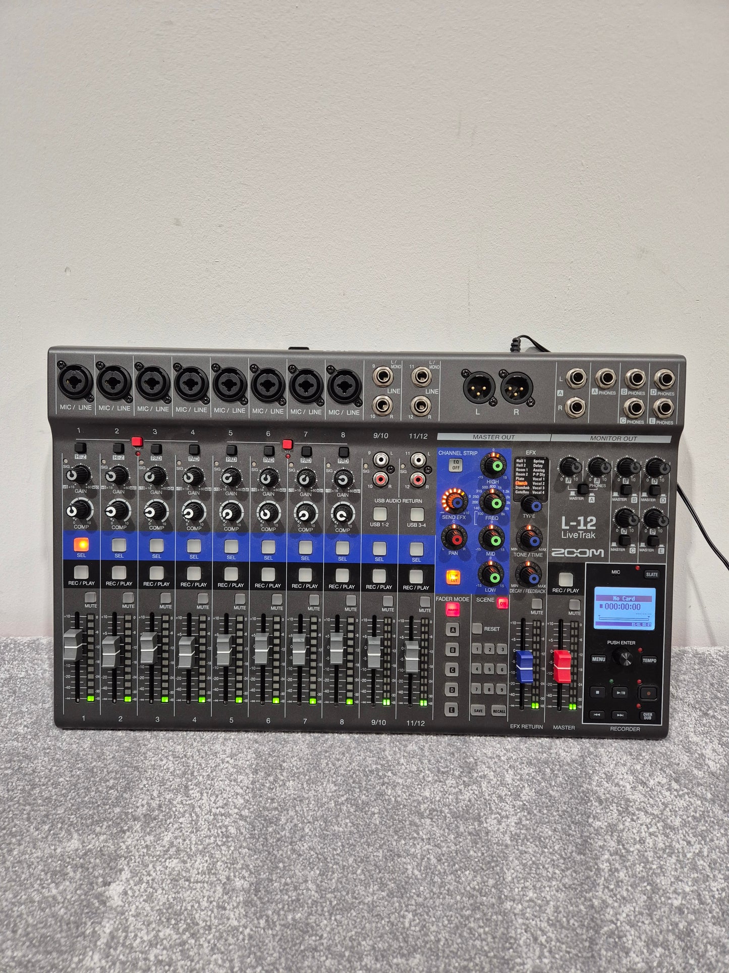 Zoom LiveTrack L12 - Digital Mixer and Multitrack Recorder w/ Original Box