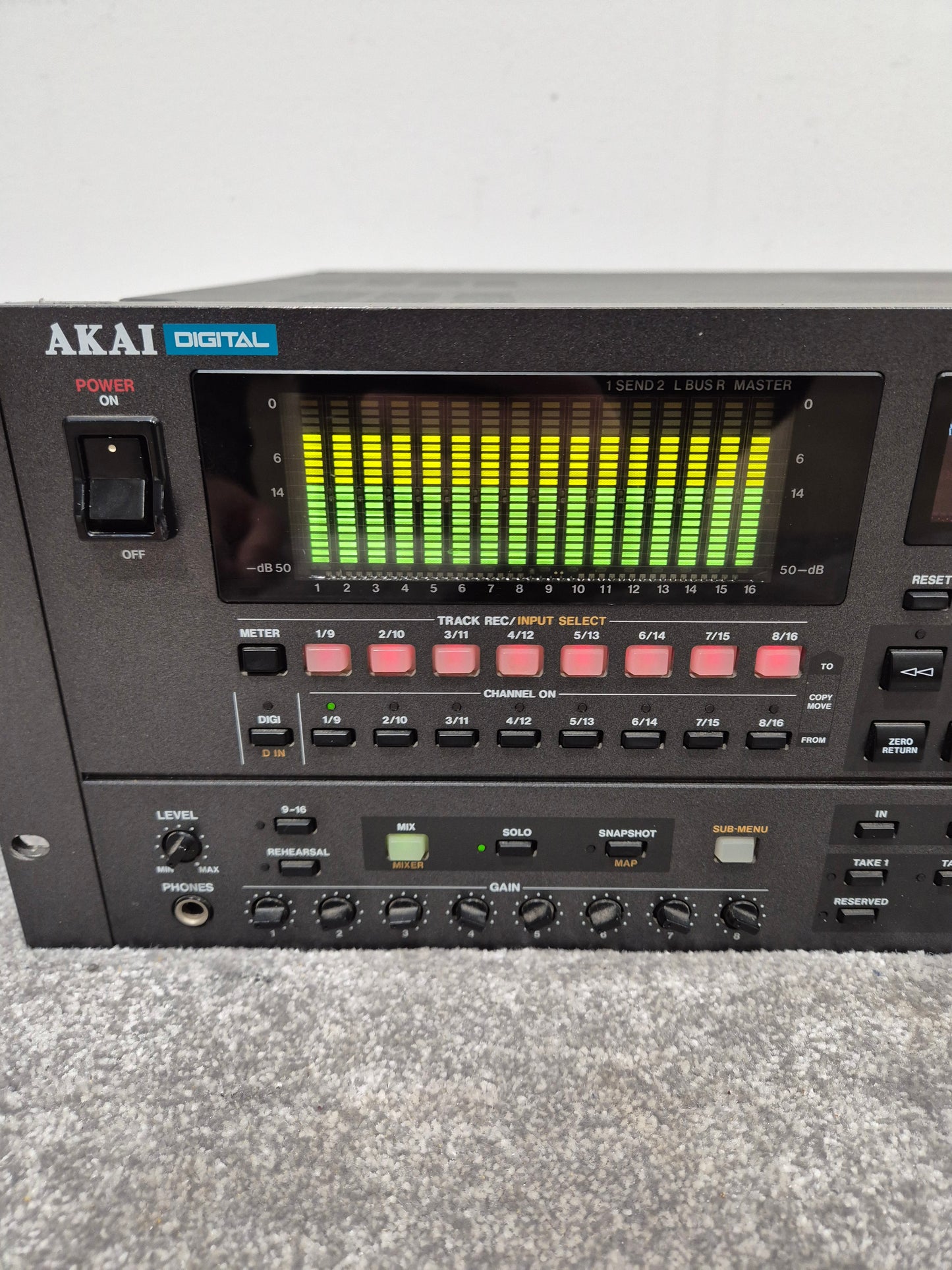 Akai DR16 - 16-Track Digital Hard Disk Recorder
