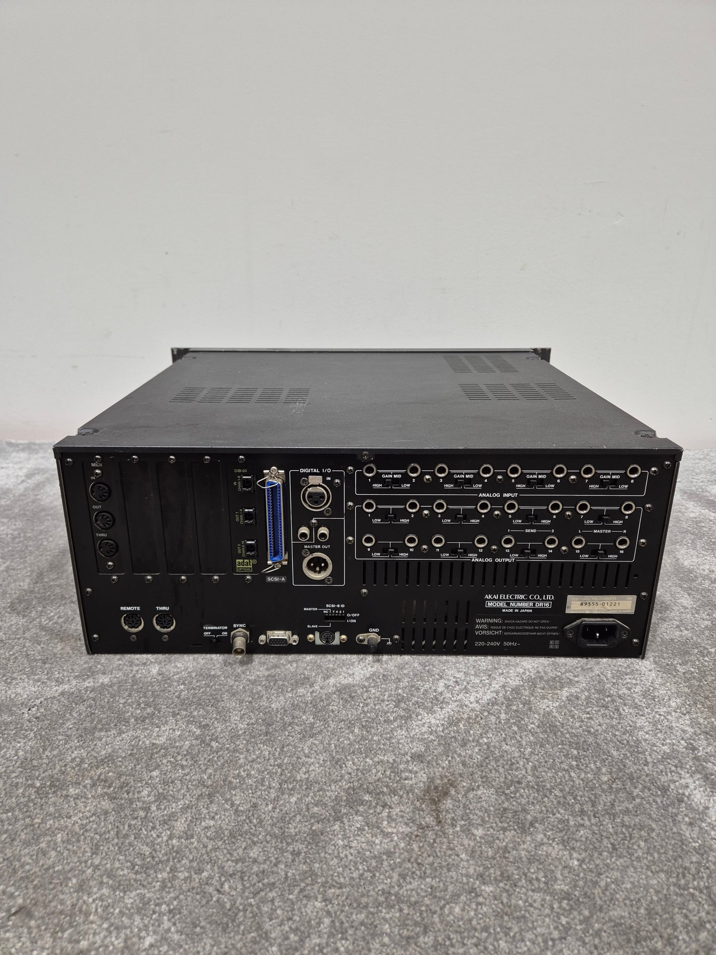 Akai DR16 - 16-Track Digital Hard Disk Recorder