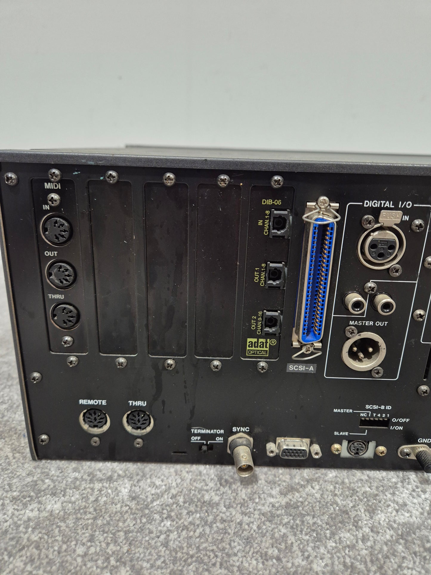 Akai DR16 - 16-Track Digital Hard Disk Recorder