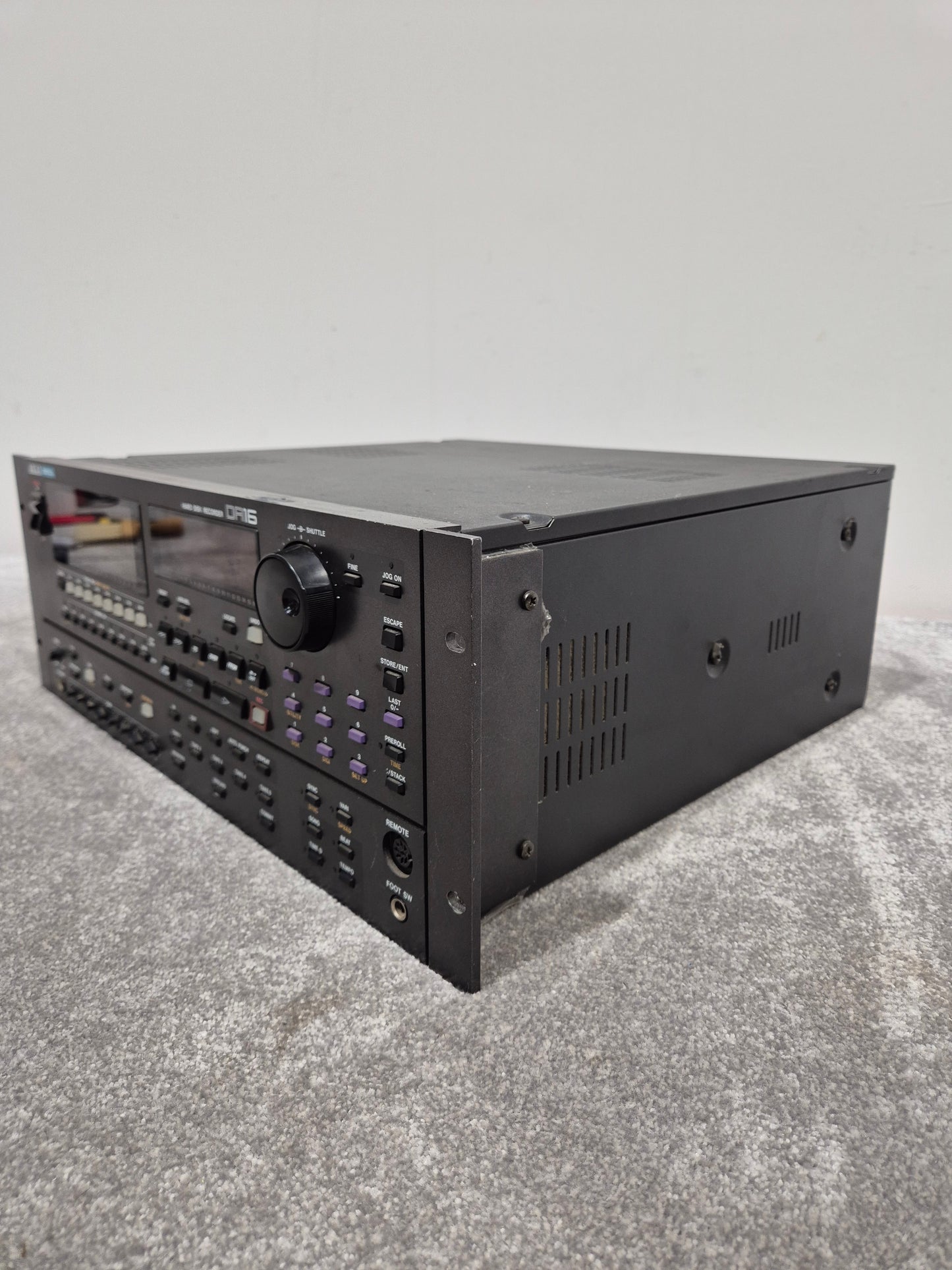 Akai DR16 - 16-Track Digital Hard Disk Recorder