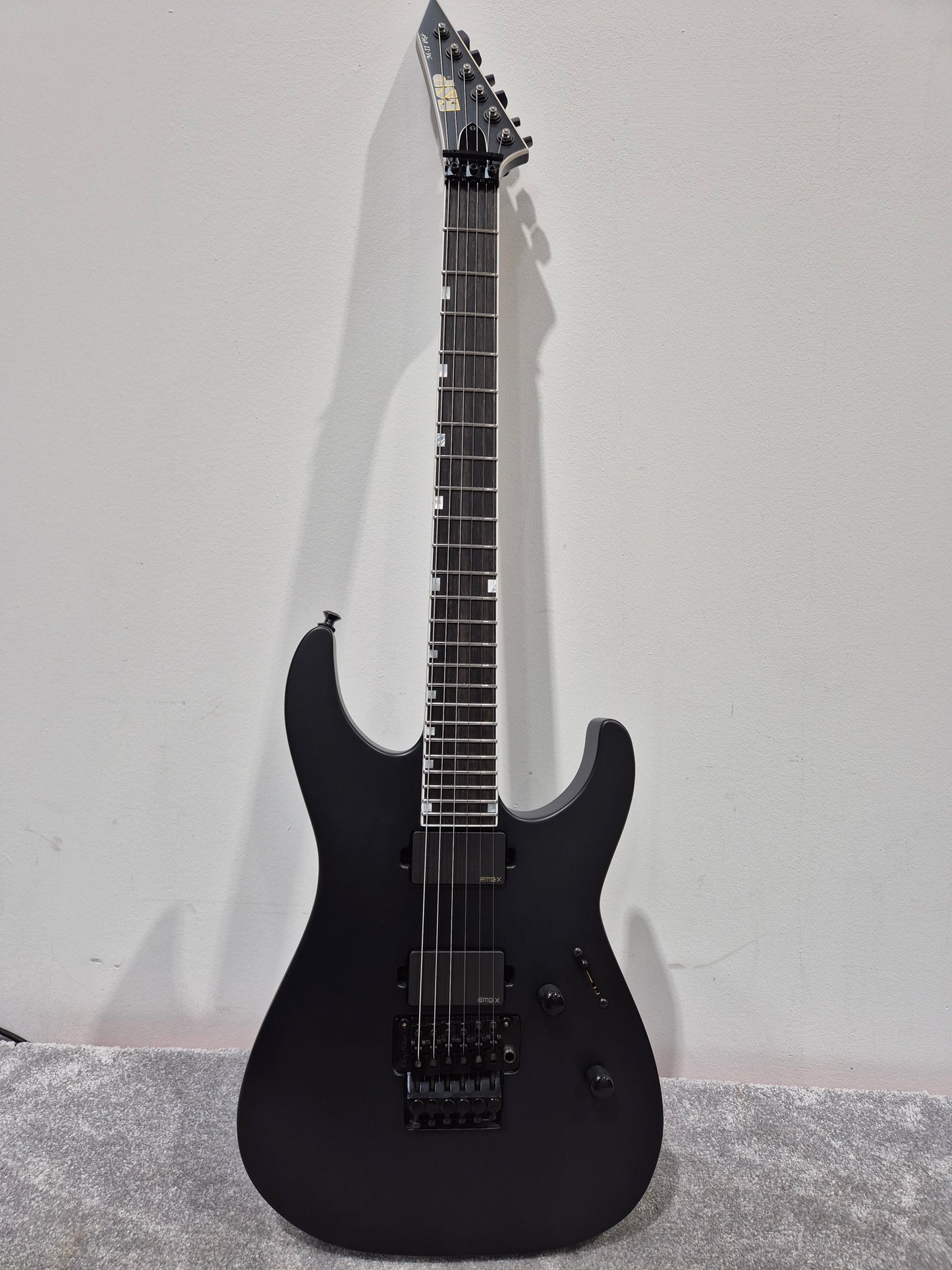 ESP M-II USA - Electric Guitar w/ ESP Hard Case - Excellent