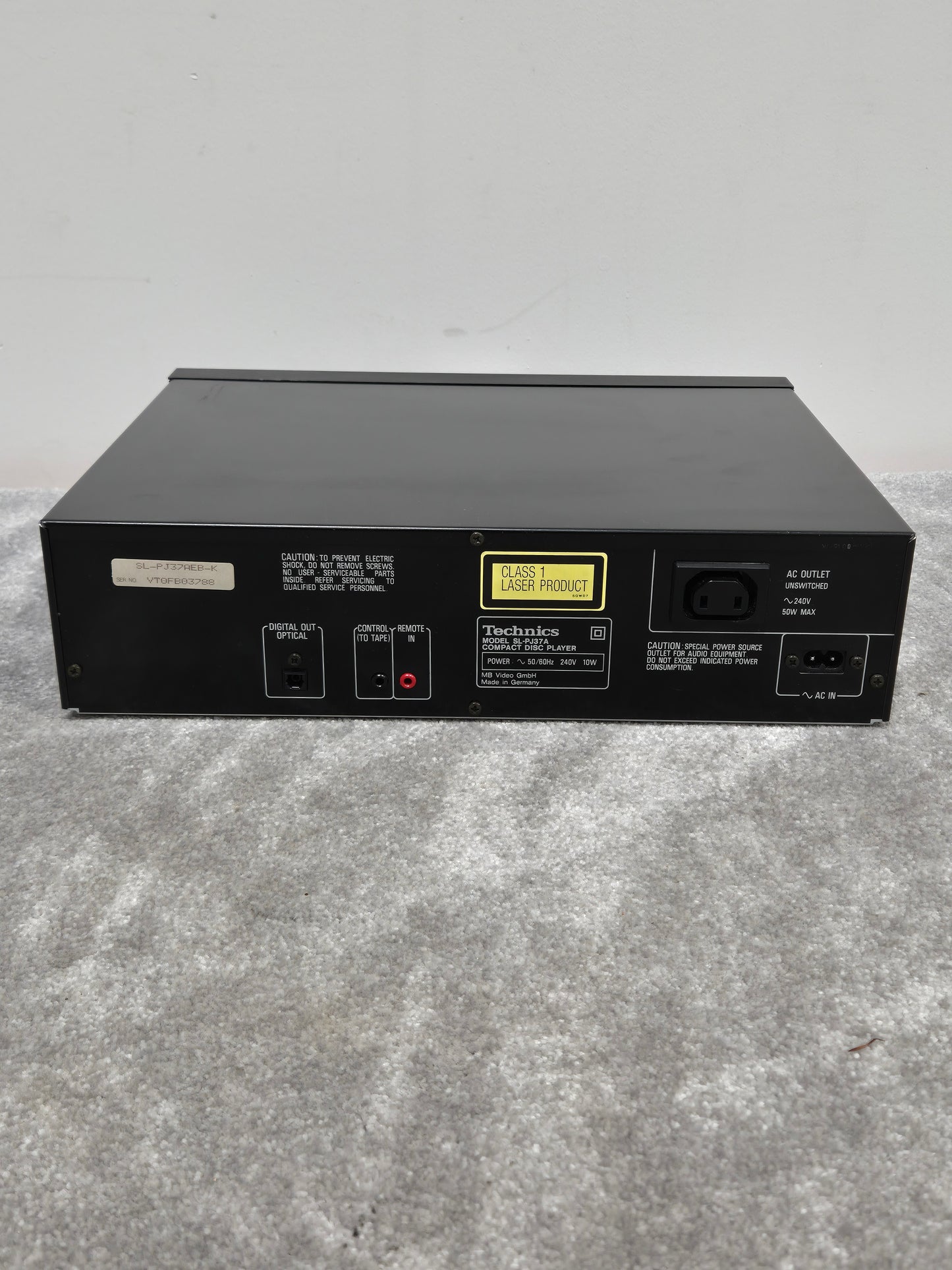 Technics SL-PJ37A - Compact Disc Player - Excellent