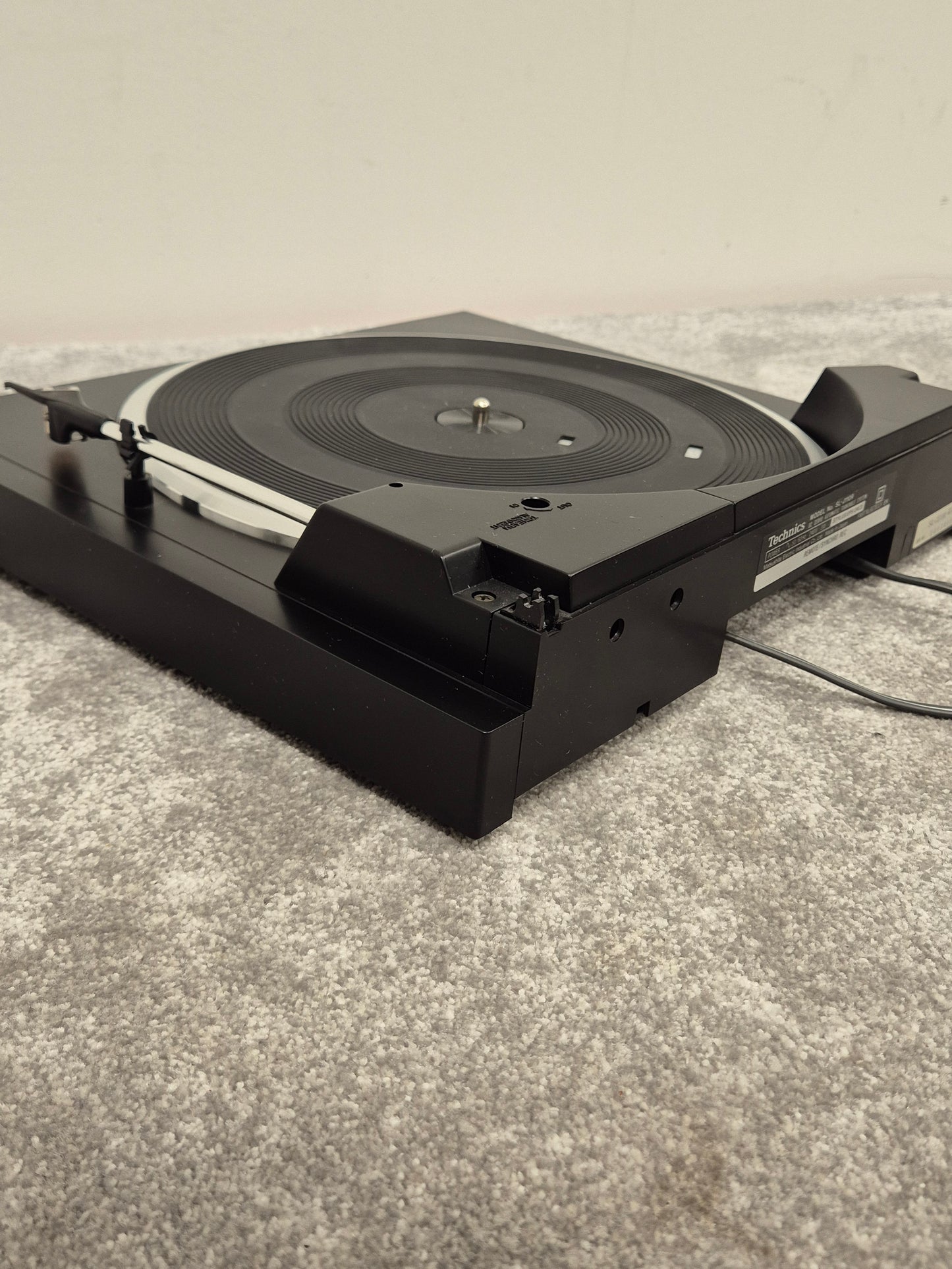 Technics SL-J110R - Servo Automatic Turntable - Good