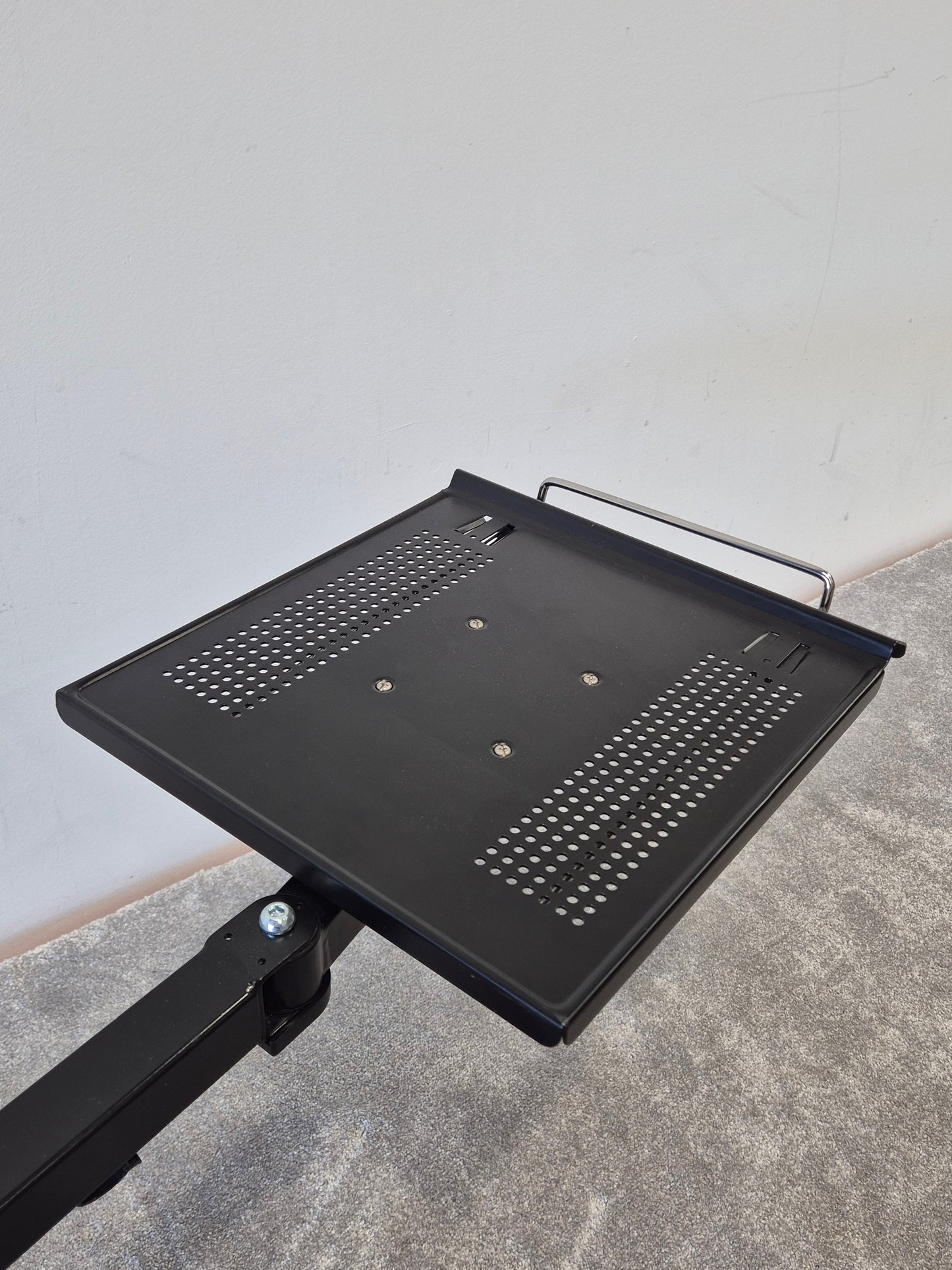 NewStar Monitor Stand - Adjustable Stand - Excellent