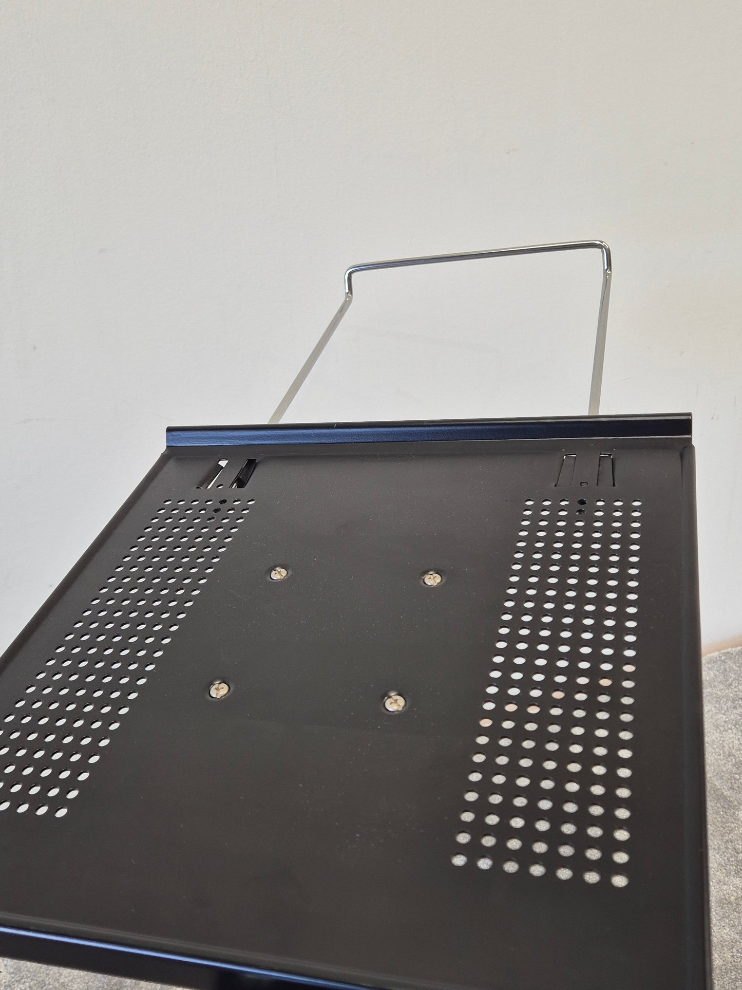 NewStar Monitor Stand - Adjustable Stand - Excellent