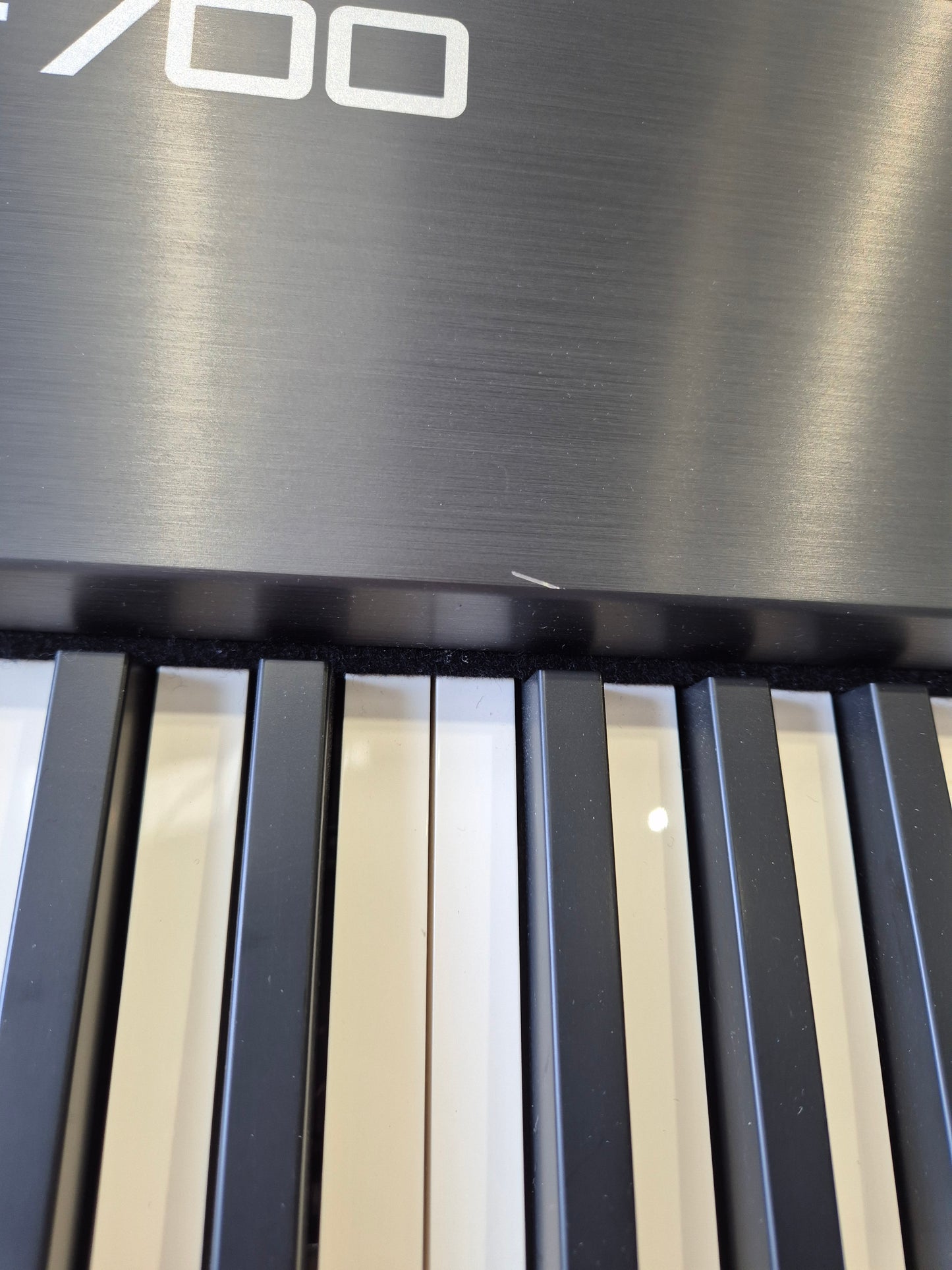 Roland RD-700 - Digital Stage Piano (Read Description)