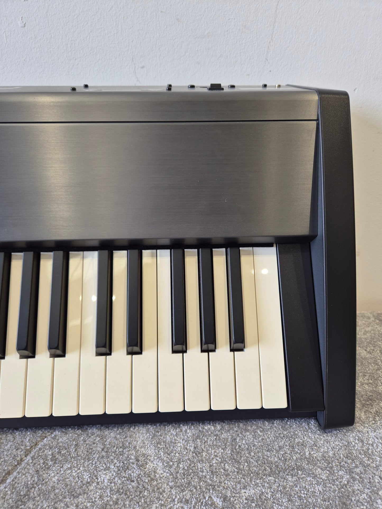 Roland RD-700 - Digital Stage Piano (Read Description)
