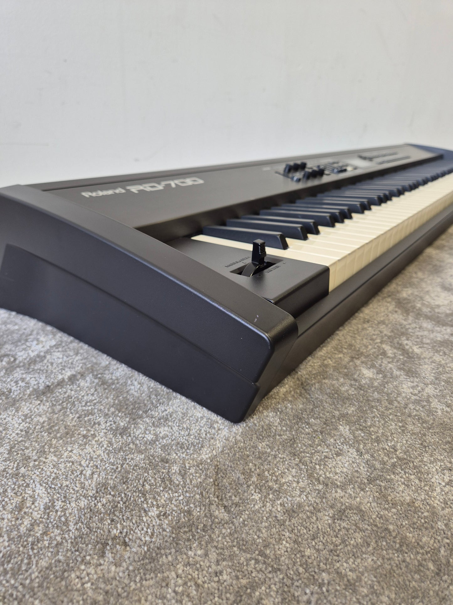 Roland RD-700 - Digital Stage Piano (Read Description)