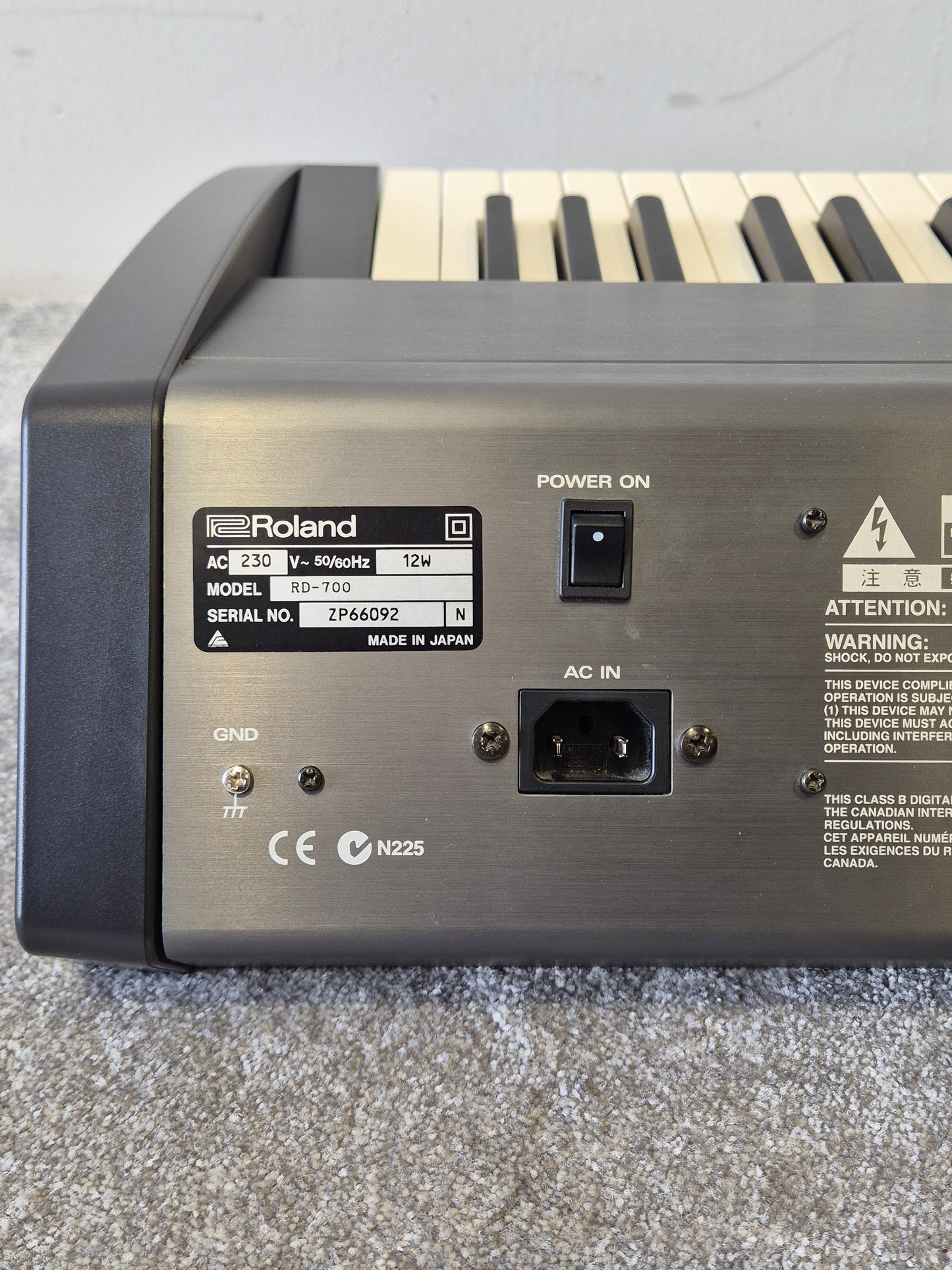 Roland RD-700 - Digital Stage Piano (Read Description)