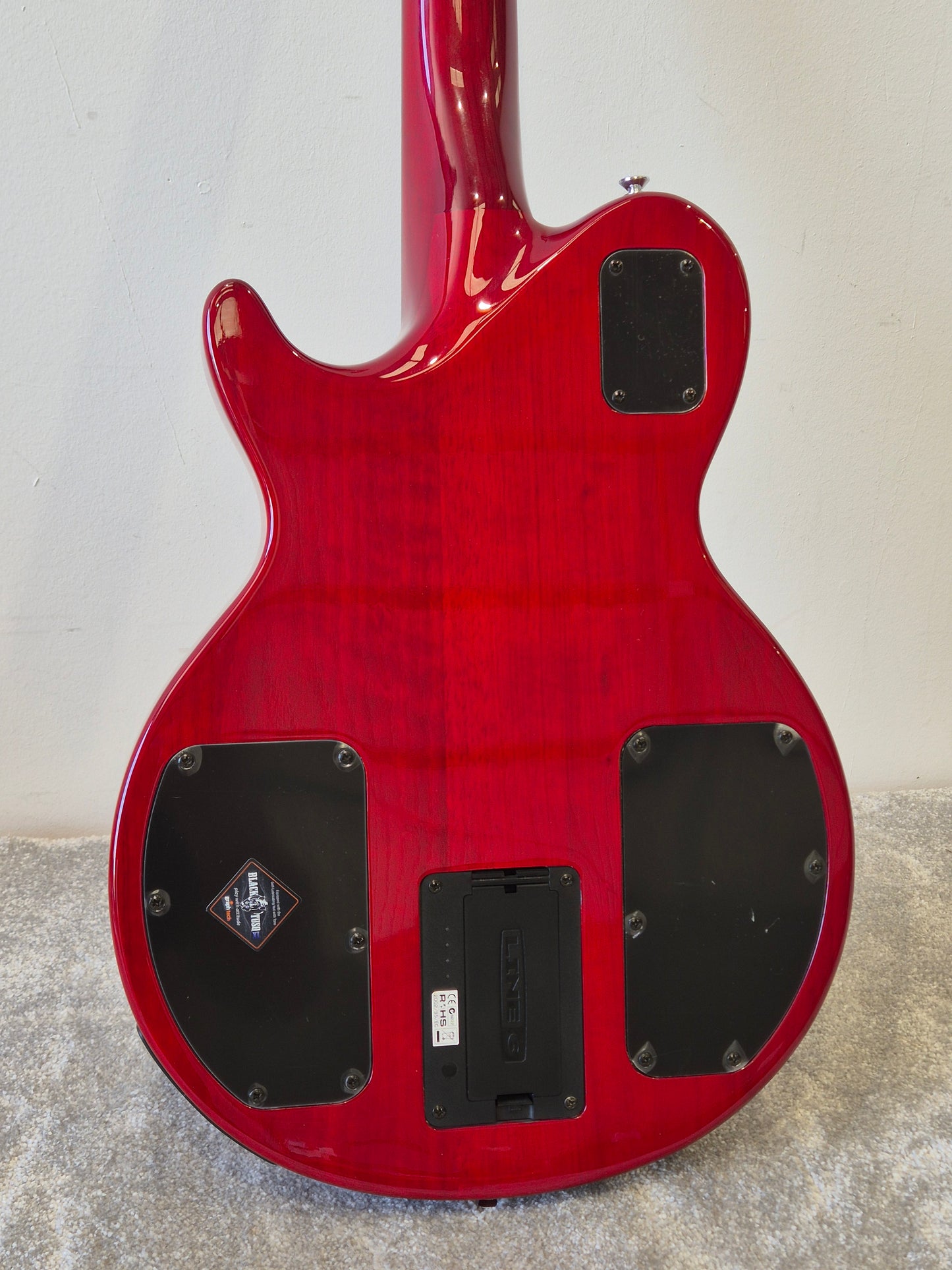 Line 6 James Tyler Variax JTV-59 - Electric Guitar w/ Soft Gig Bag