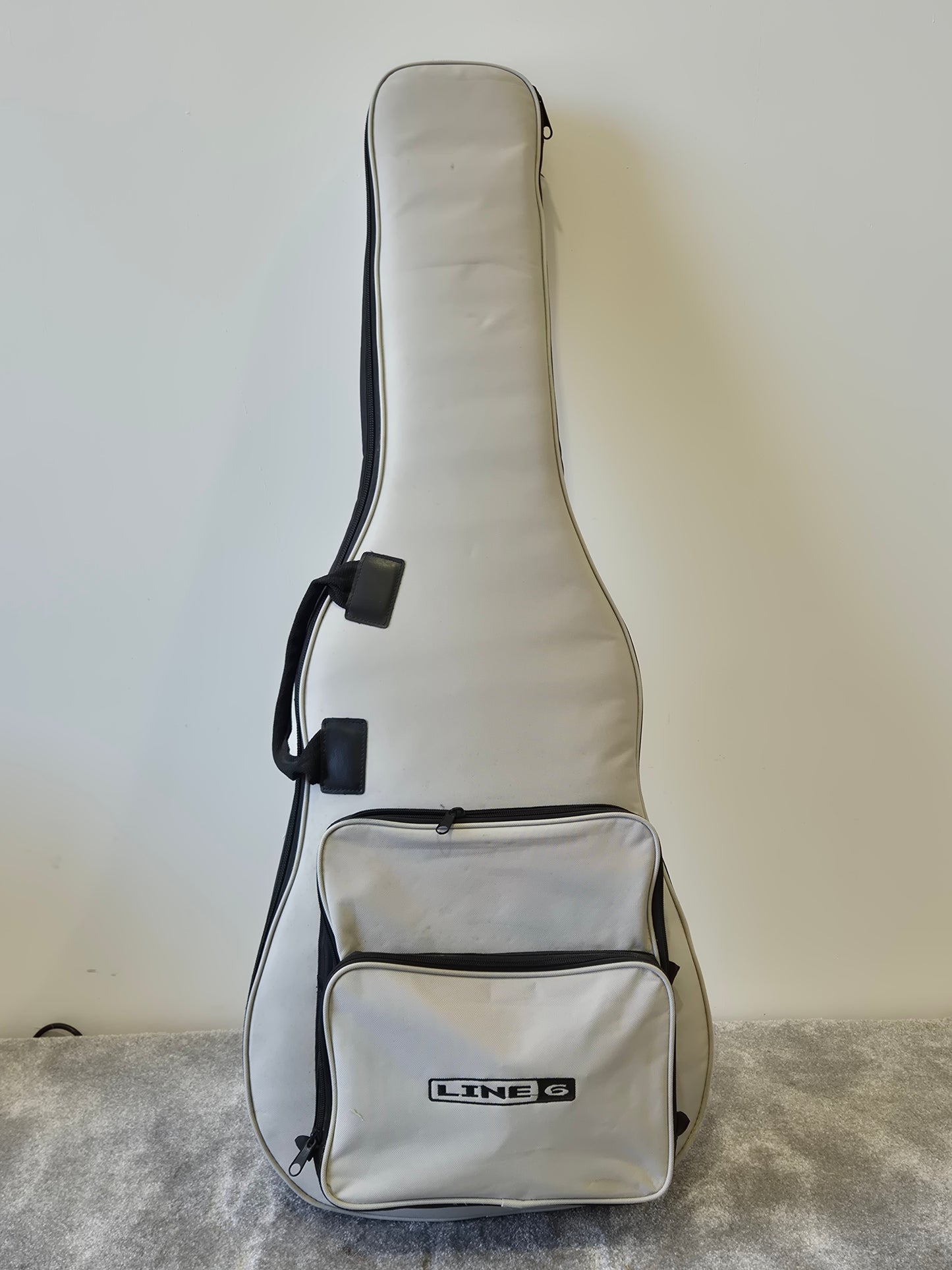 Line 6 James Tyler Variax JTV-59 - Electric Guitar w/ Soft Gig Bag