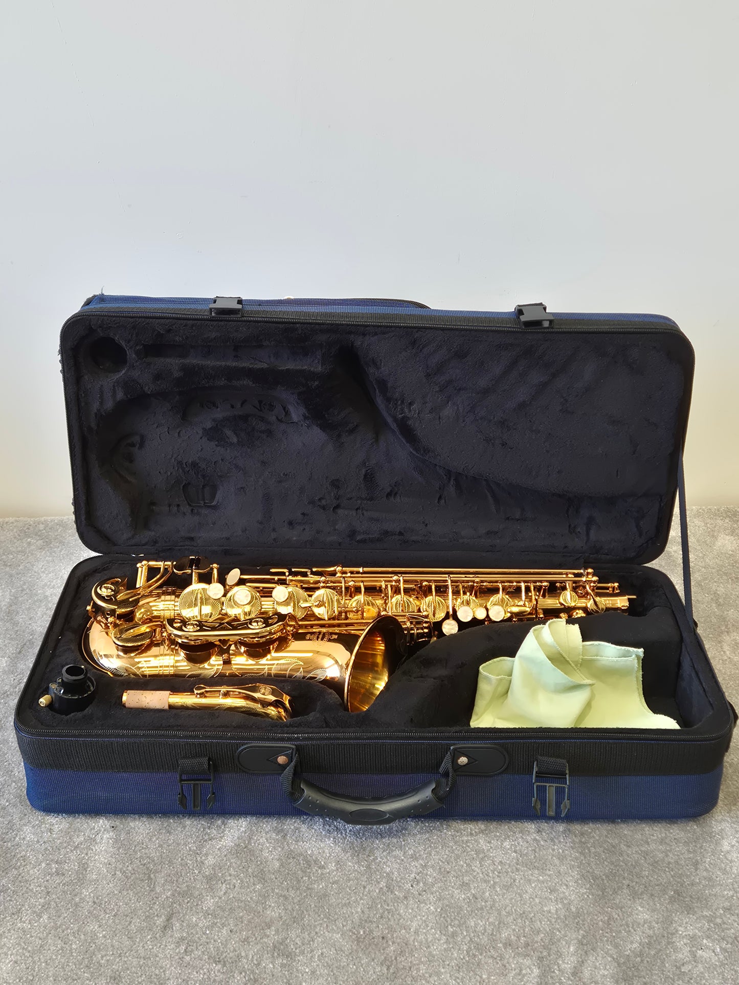 Buffet Crampon 400 Series - Alto Saxophone w/ Hard Case