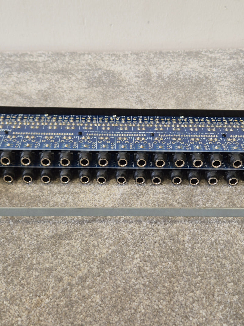Signex CPJ48 Isopatch Jack - 48-Point Patch Bay - Very Good - image 10