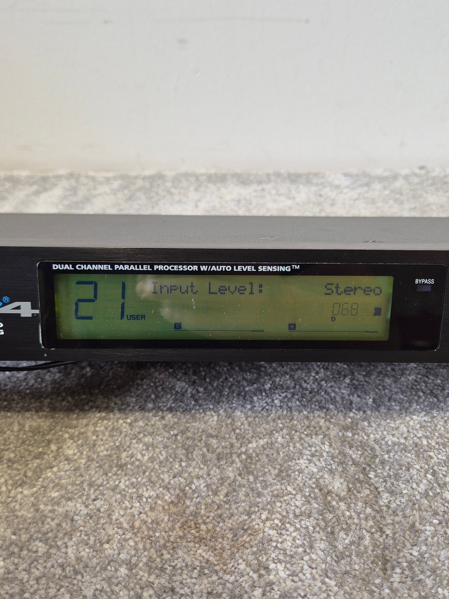 Alesis MidiVerb 4 - Dual-Channel Digital Signal Processor