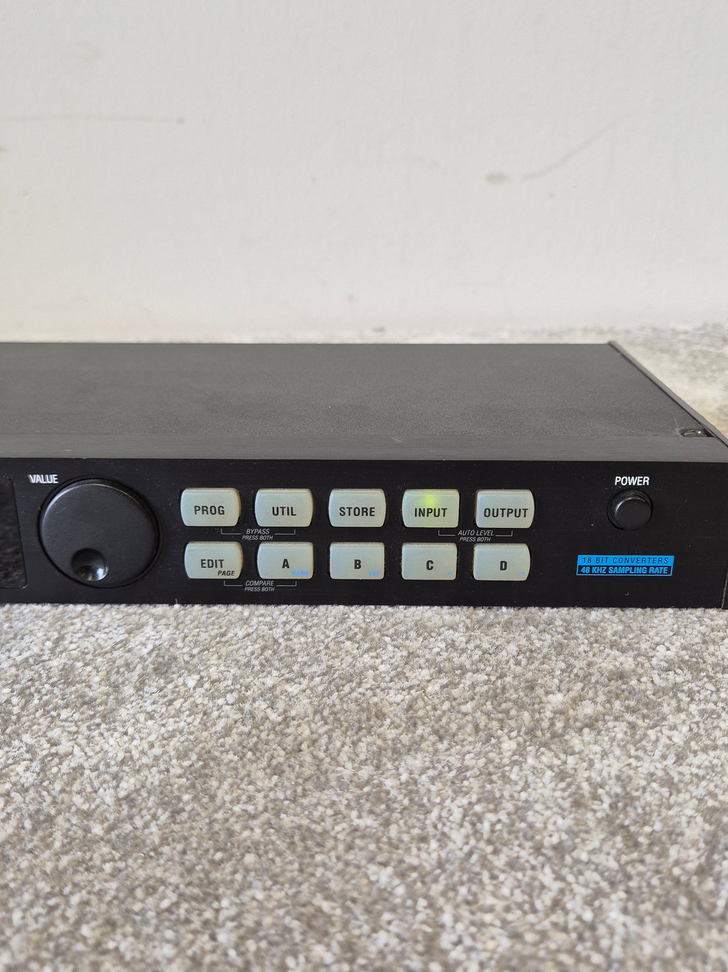 Alesis MidiVerb 4 - Dual-Channel Digital Signal Processor