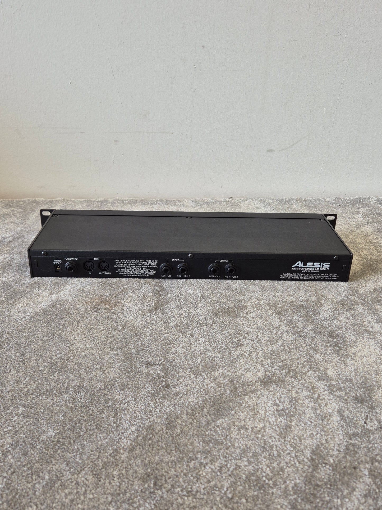 Alesis MidiVerb 4 - Dual-Channel Digital Signal Processor