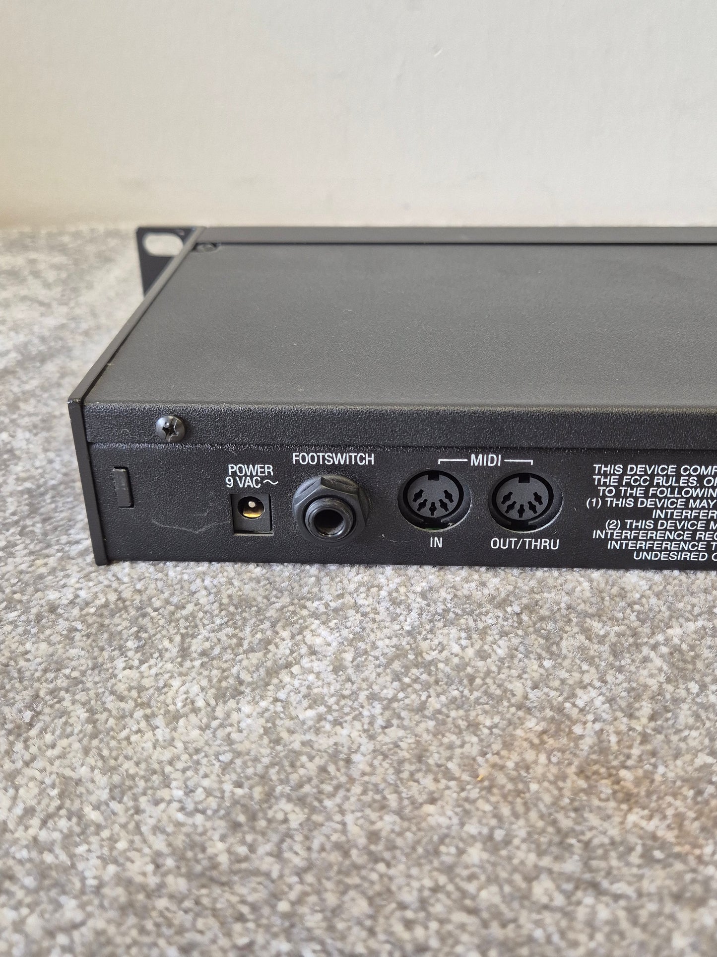 Alesis MidiVerb 4 - Dual-Channel Digital Signal Processor