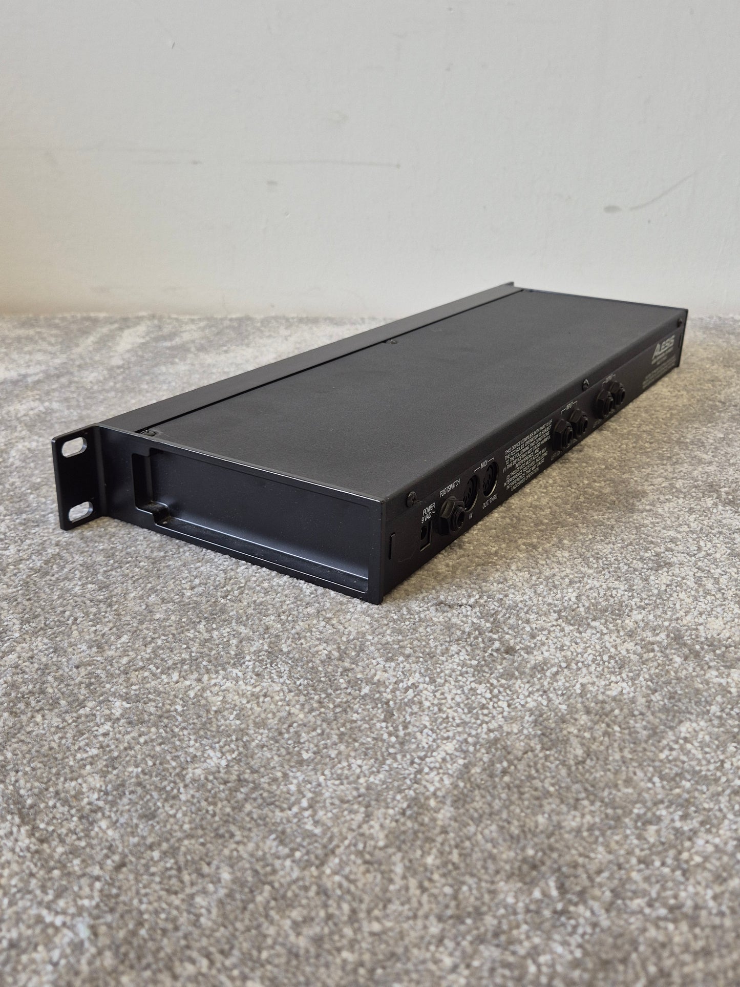 Alesis MidiVerb 4 - Dual-Channel Digital Signal Processor