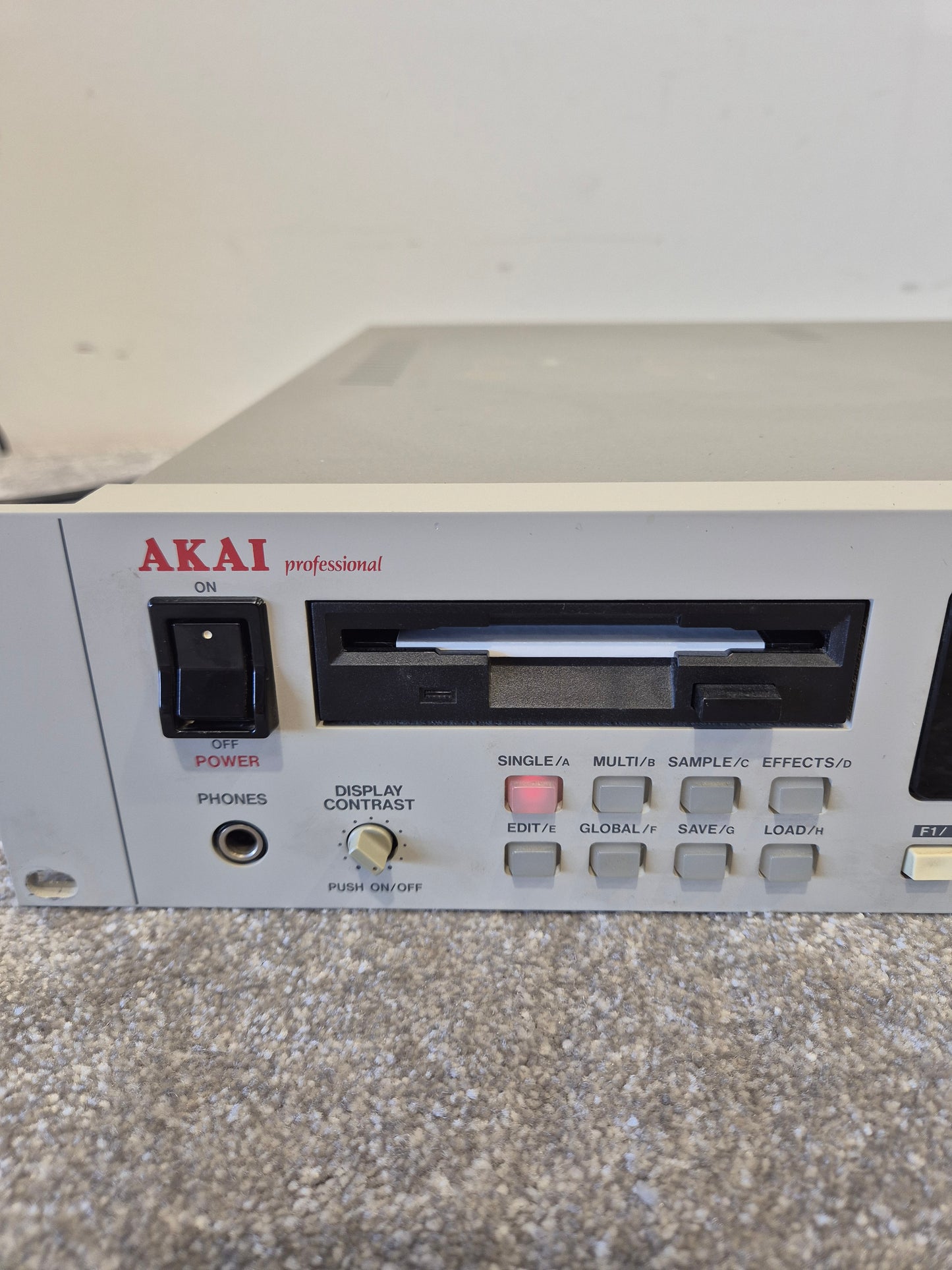 Akai S3000XL - Digital Sample-Based Subtractive Sampler