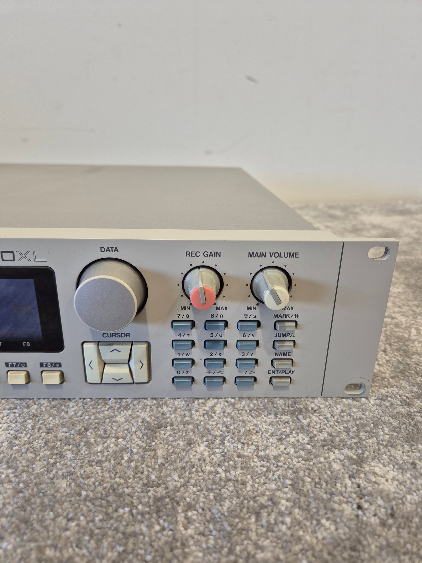 Akai S3000XL - Digital Sample-Based Subtractive Sampler