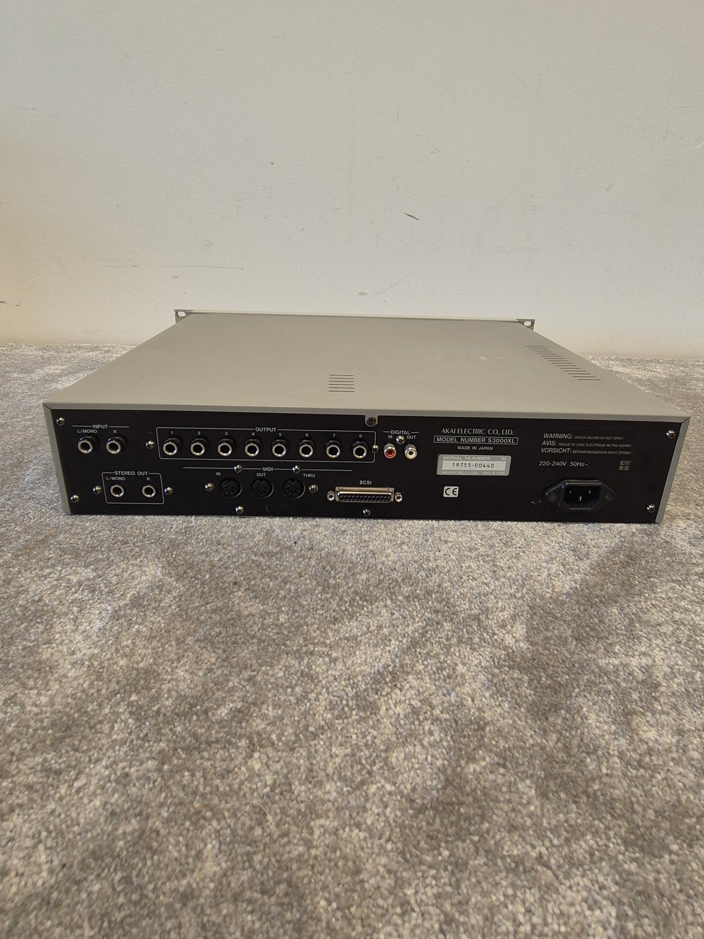 Akai S3000XL - Digital Sample-Based Subtractive Sampler