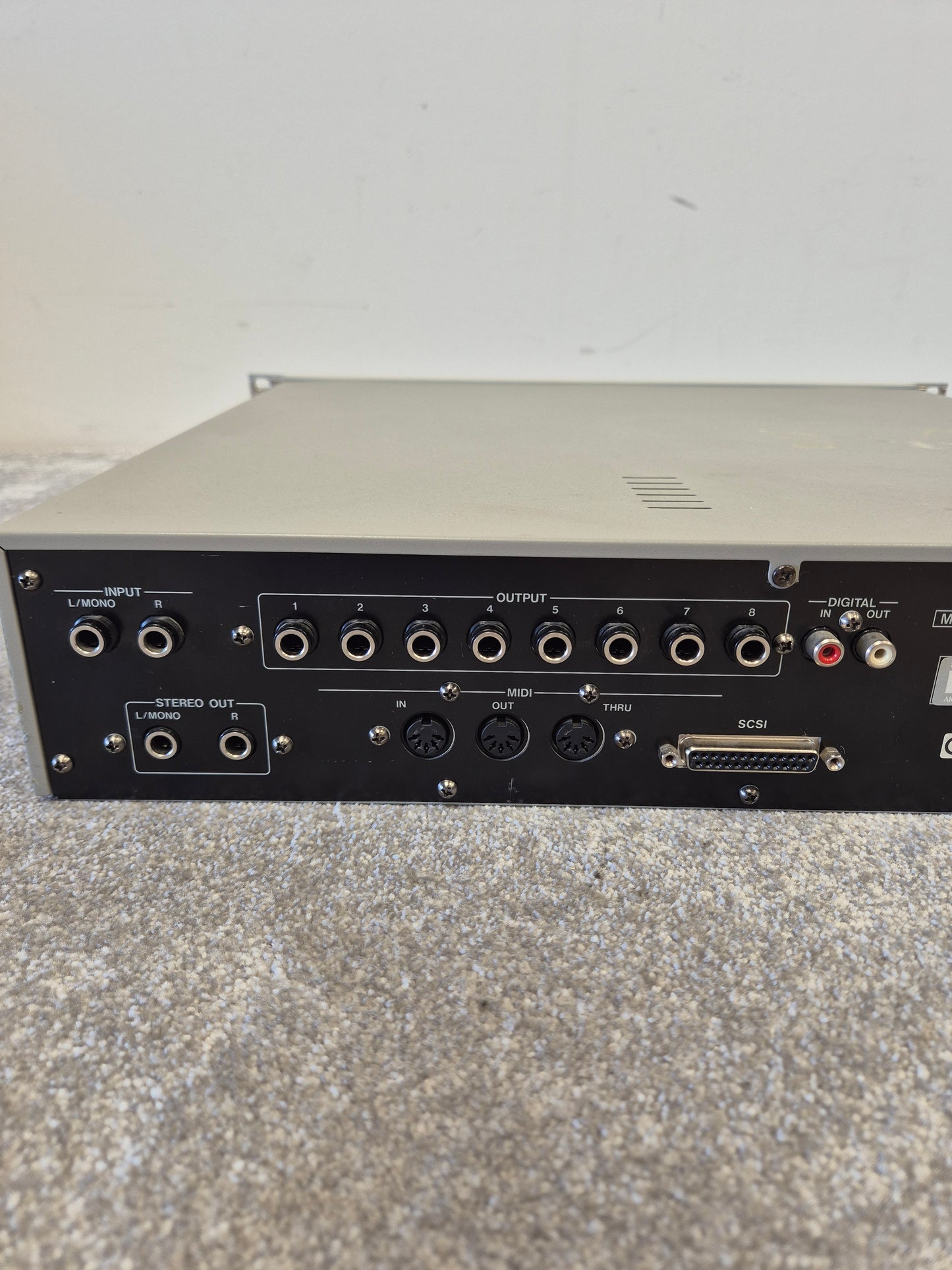 Akai S3000XL - Digital Sample-Based Subtractive Sampler